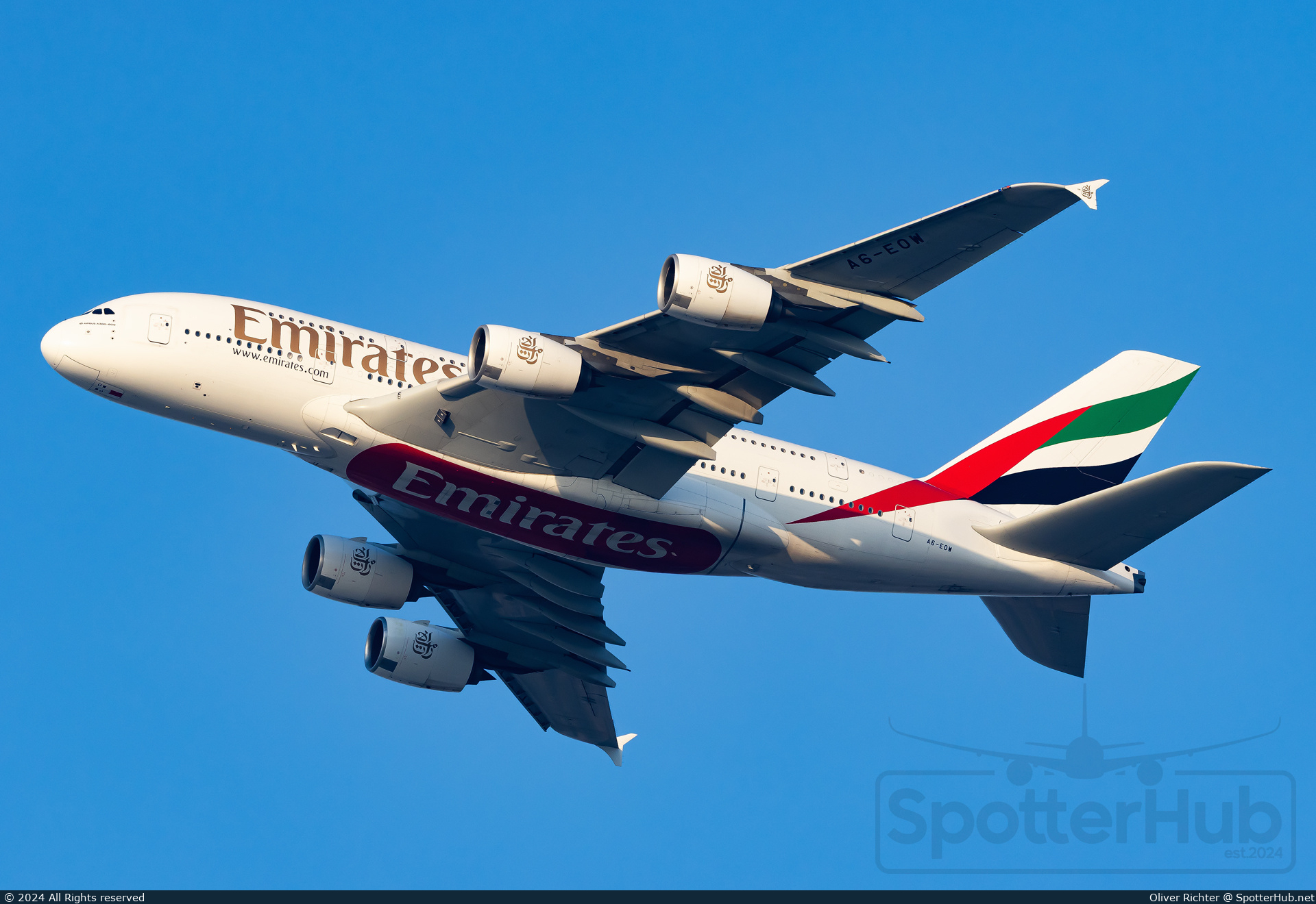 Photo of A6-EOW - Airbus A380-861 operated by Emirates
