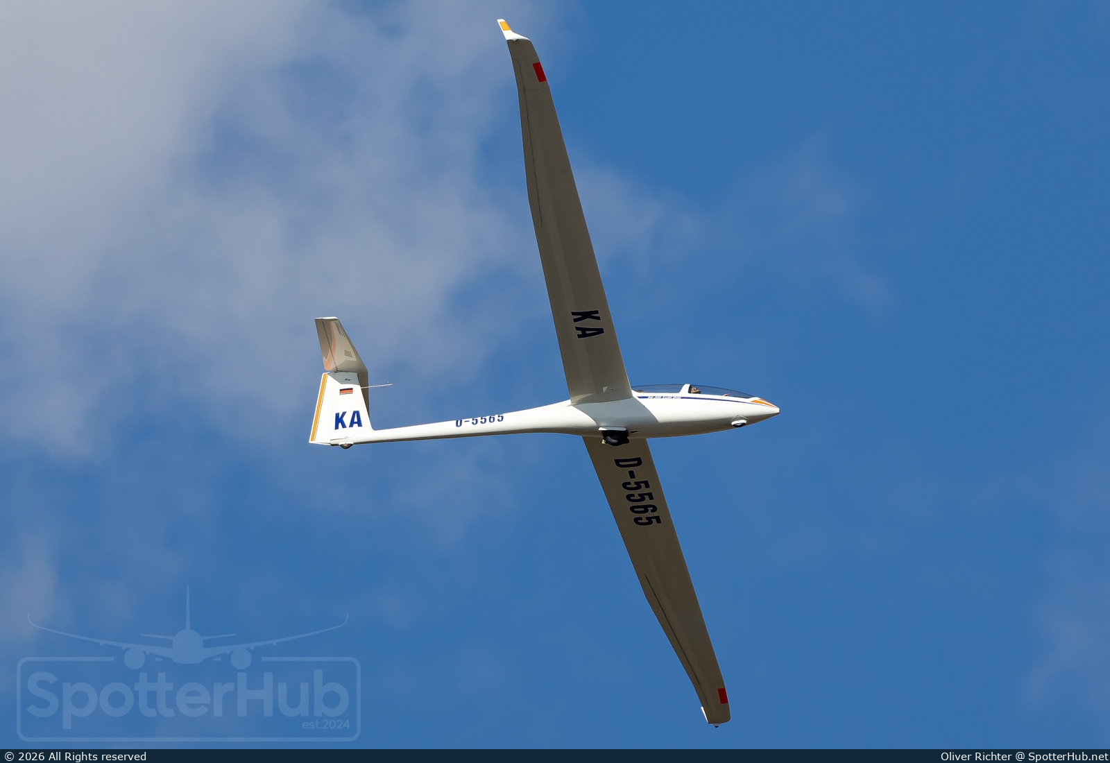 Photo of D-5565 - DG Flugzeugbau DG-500 Elan Orion operated by Fliegerclub Leipzig/Taucha