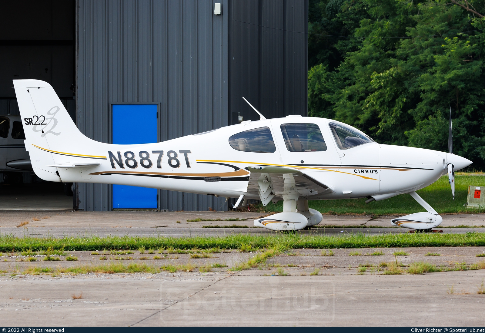 Photo of N8878T - Cirrus SR22 G2 operated by Private