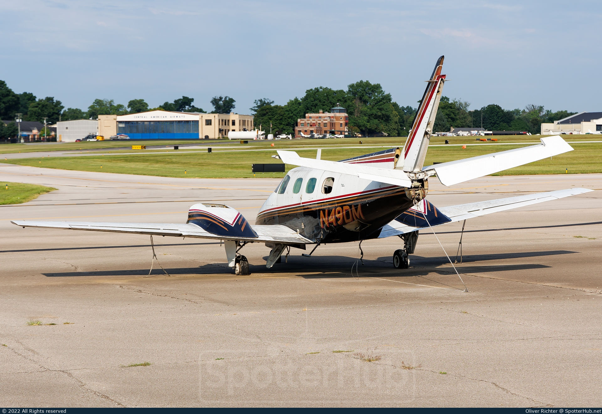 Photo of N49DM - Beechcraft 60 Duke operated by Private