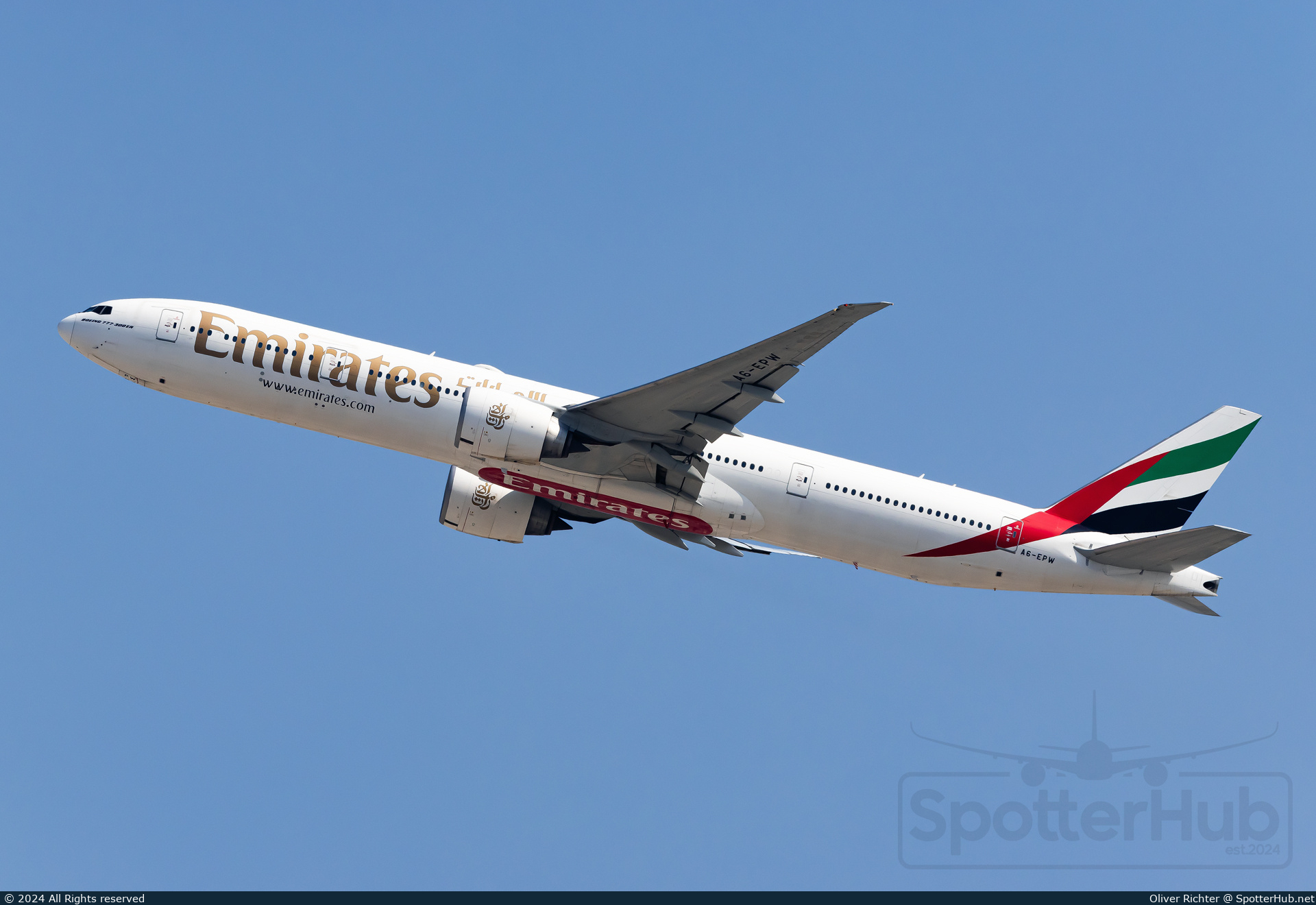 Photo of A6-EPW - Boeing 777-31H(ER) operated by Emirates