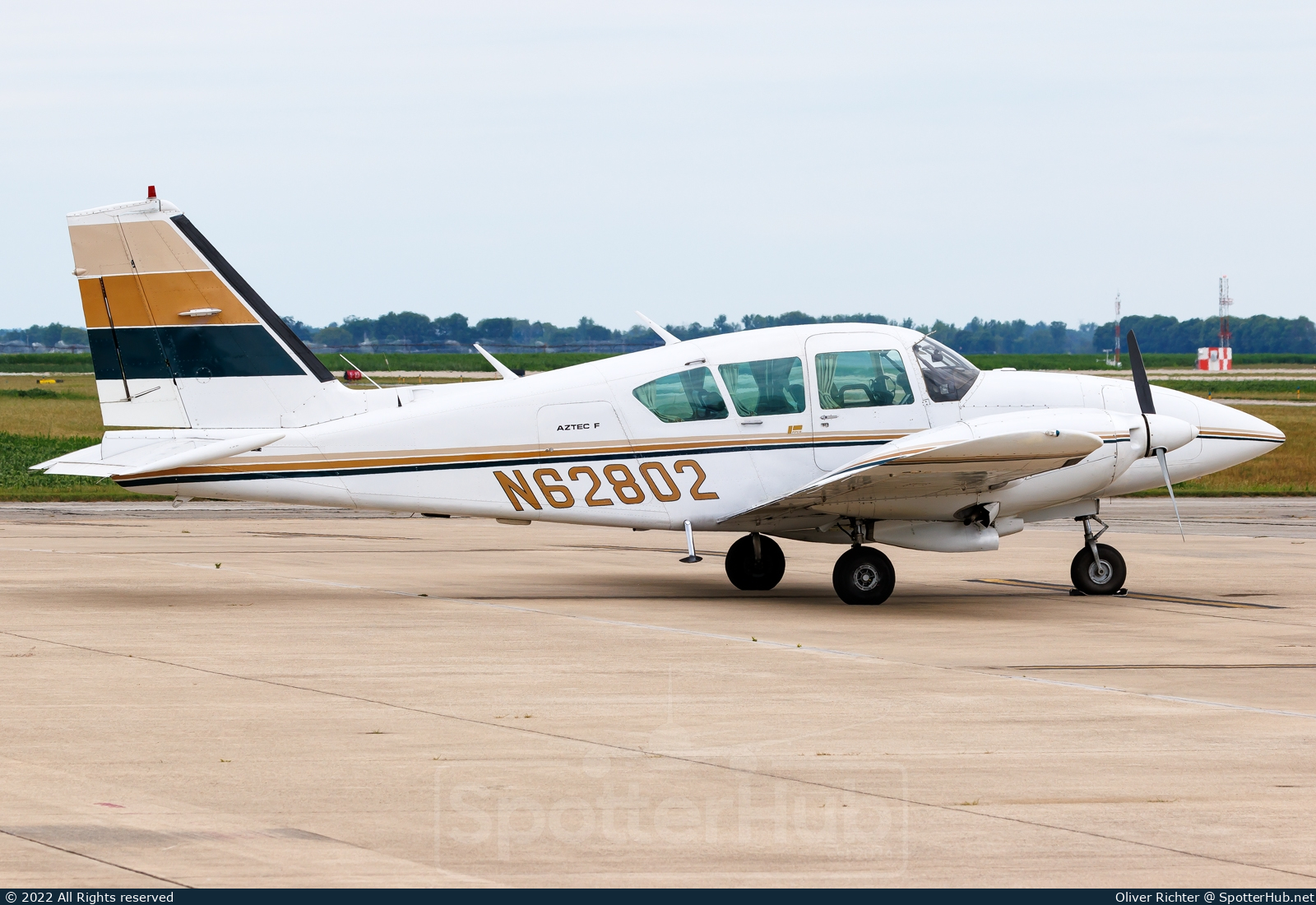 Photo of N62802 - Piper PA-23-250 Aztec F operated by Private