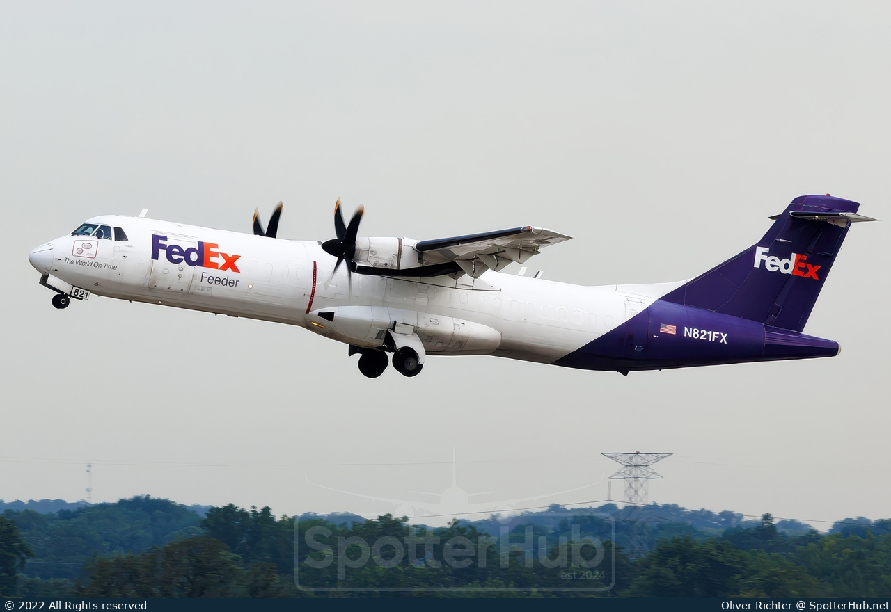 Photo of N821FX - ATR 72-212(F) operated by FedEx Feeder (opb Empire Airlines)
