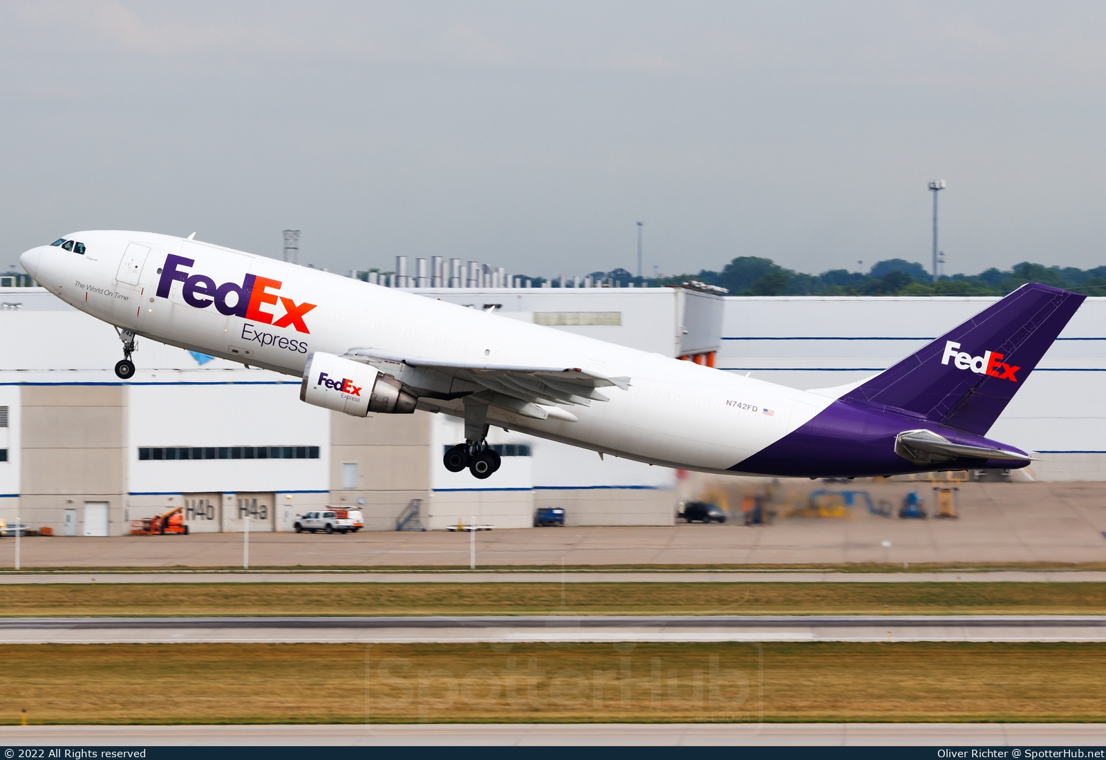 Photo of N742FD - Airbus A300B4-622R(F) operated by FedEx