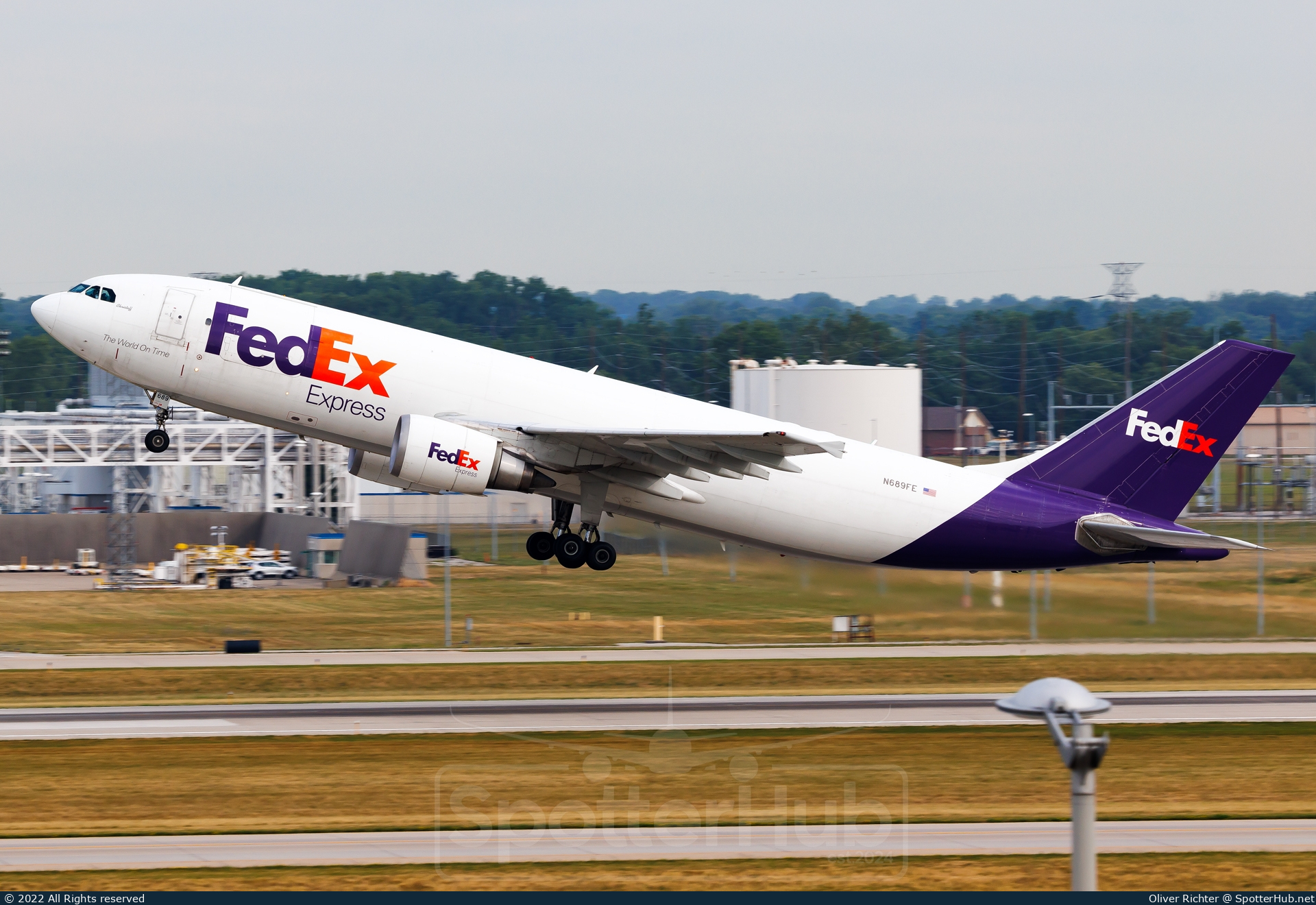 Photo of N689FE - Airbus A300F4-605R operated by FedEx