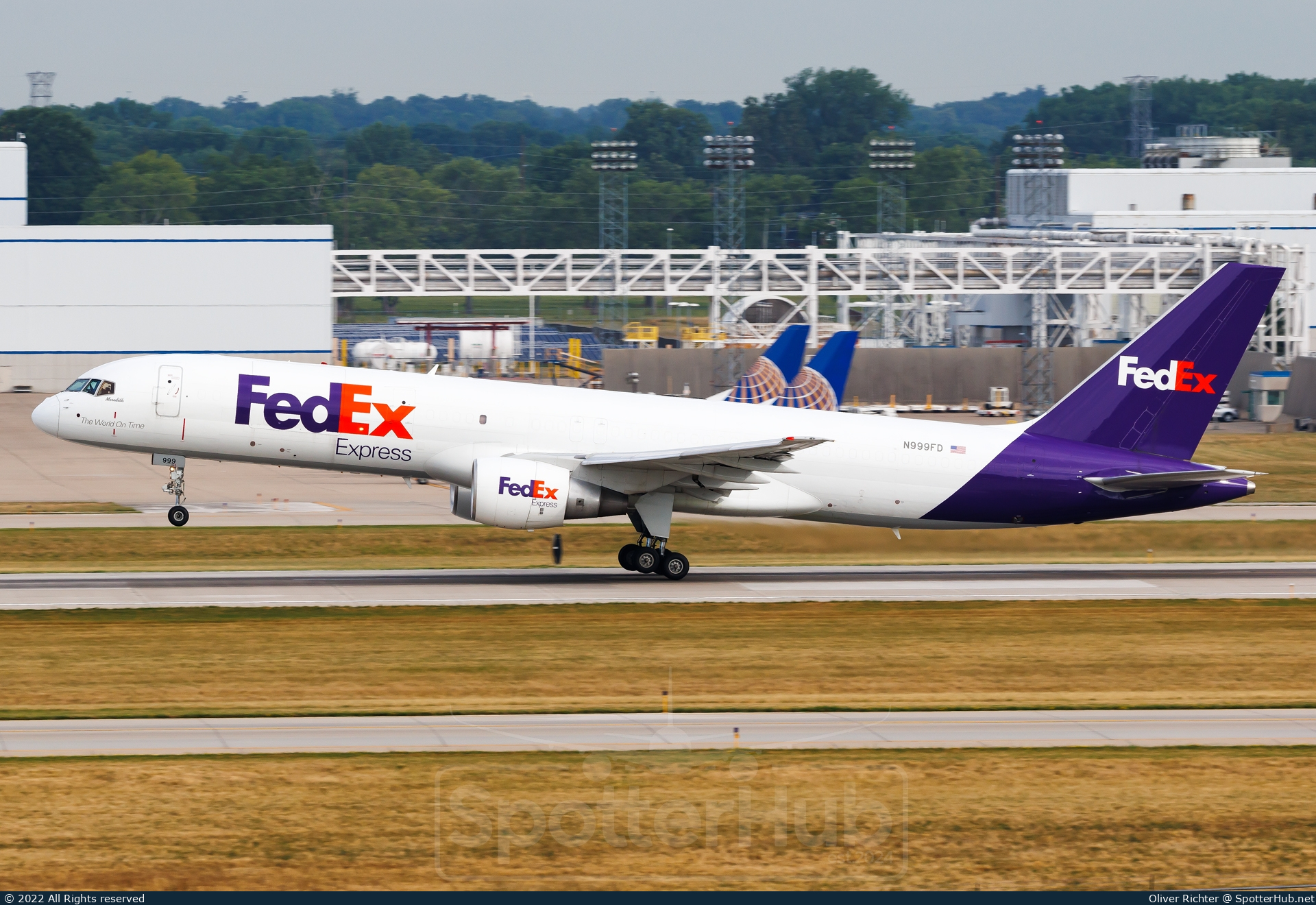 Photo of N999FD - Boeing 757-230(SF) operated by FedEx