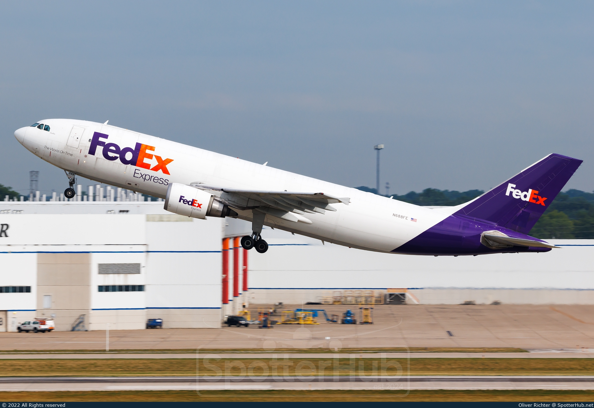 Photo of N688FE - Airbus A300F4-605R operated by FedEx