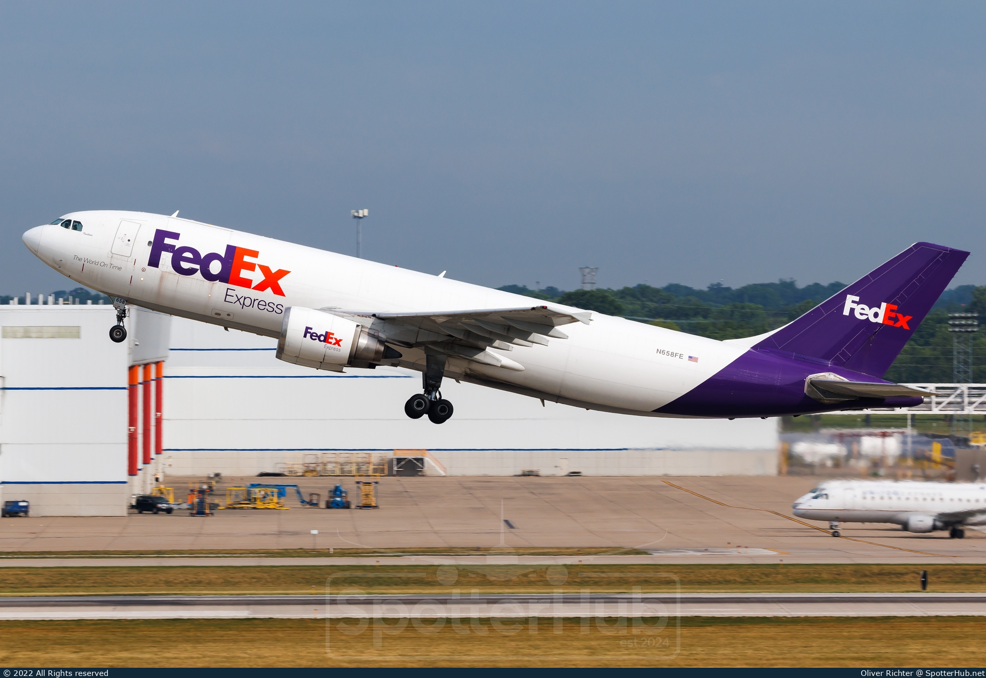 Photo of N658FE - Airbus A300F4-605R operated by FedEx
