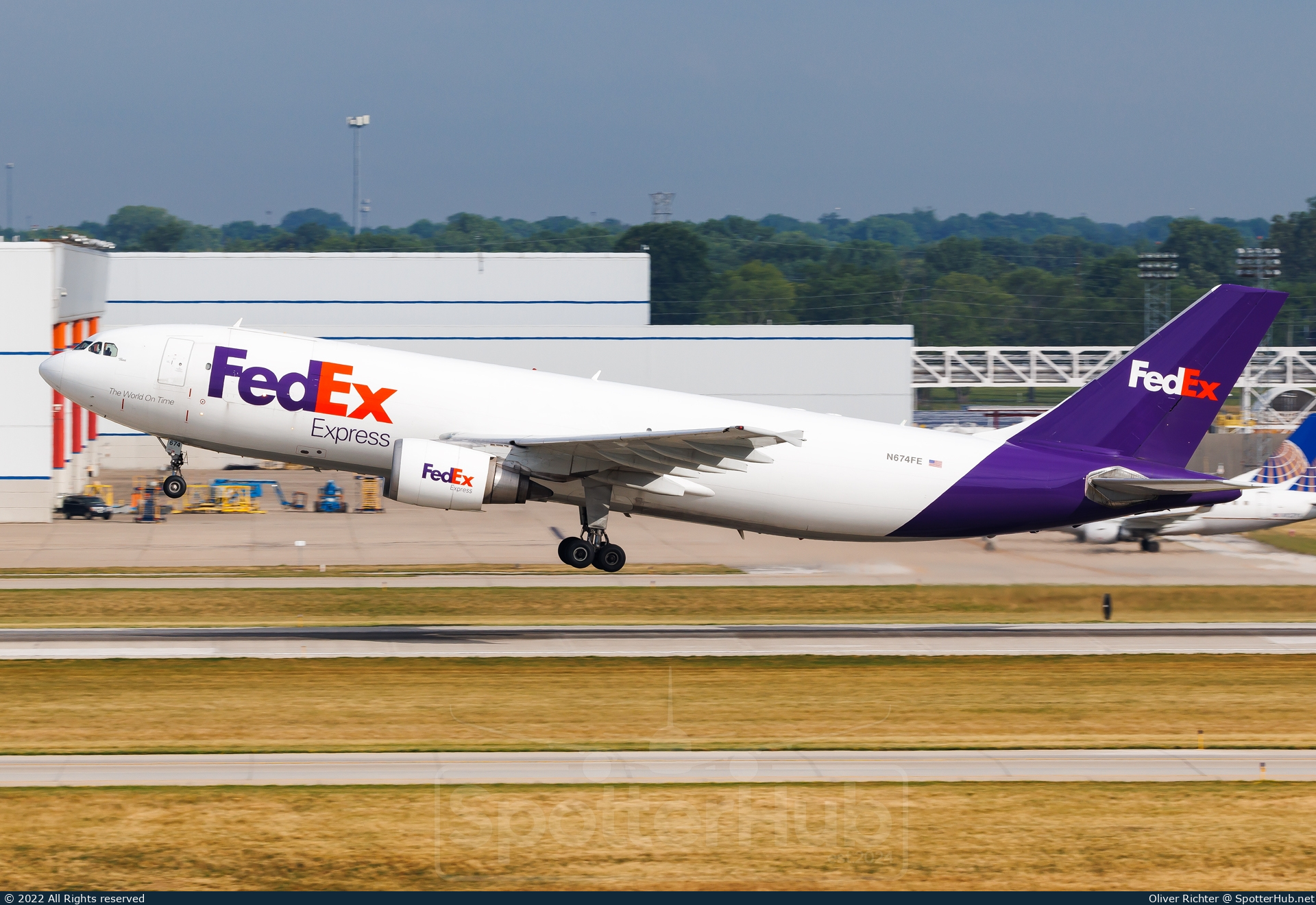 Photo of N674FE - Airbus A300F4-605R operated by FedEx