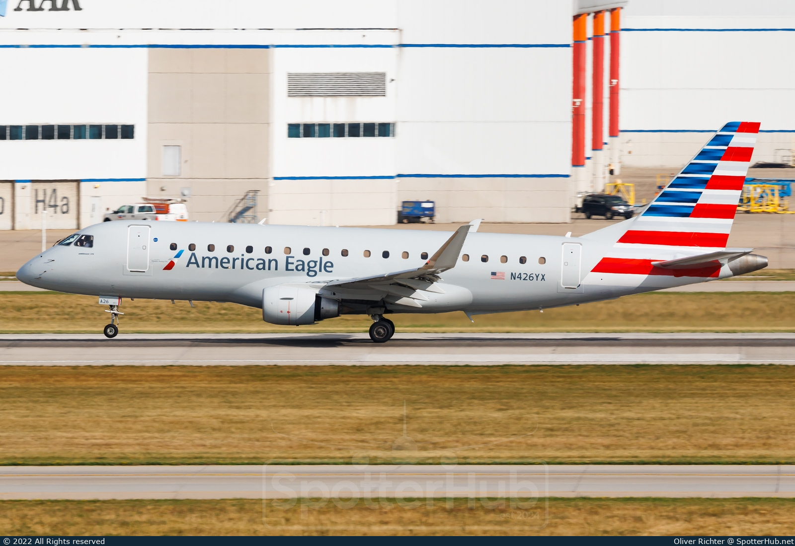 Photo of N426YX - Embraer ERJ-175LR operated by American Eagle (opb Republic Airways)