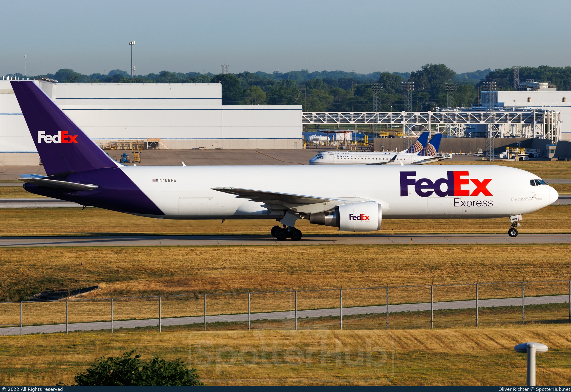Photo of N169FE - Boeing 767-3S2F operated by FedEx