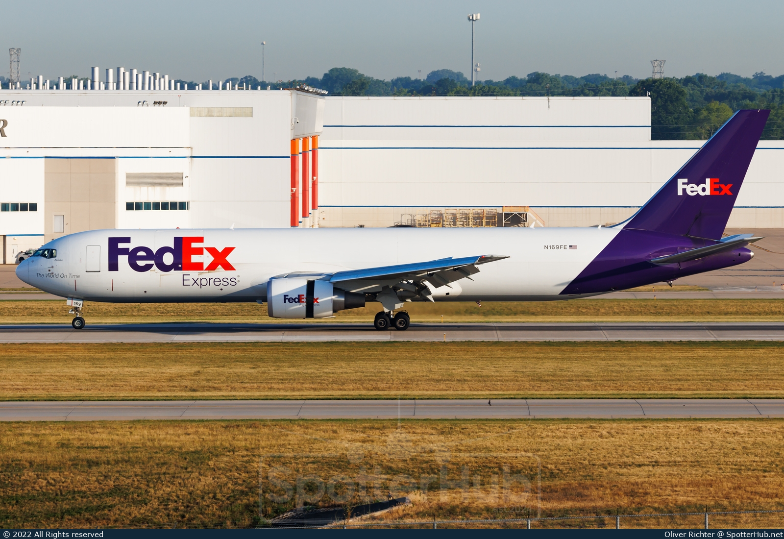 Photo of N169FE - Boeing 767-3S2F operated by FedEx
