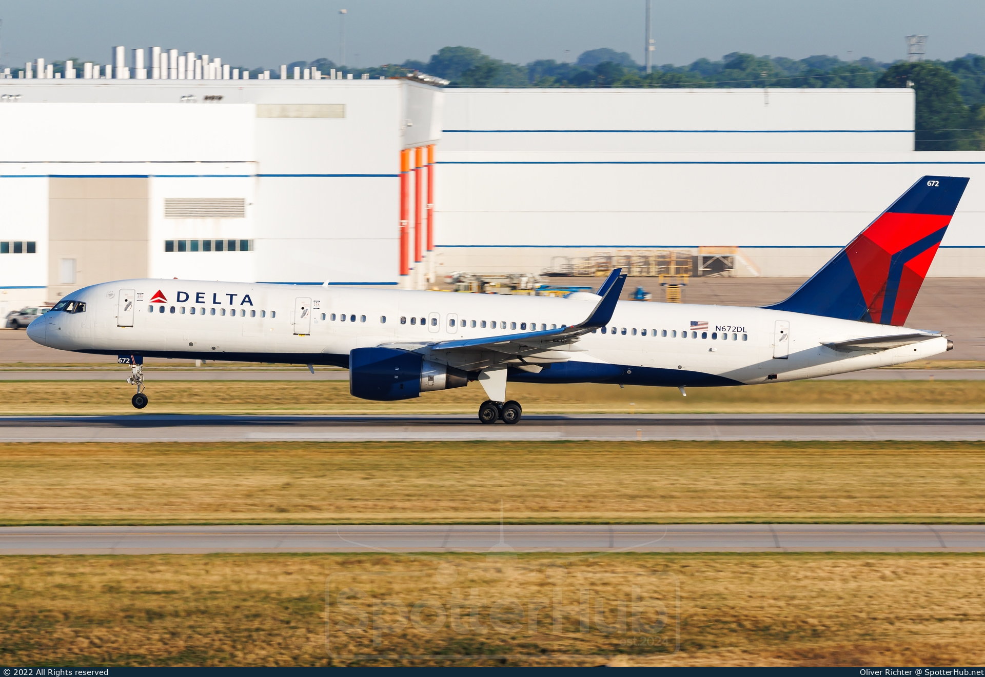 Photo of N672DL - Boeing 757-232 operated by Delta Air Lines