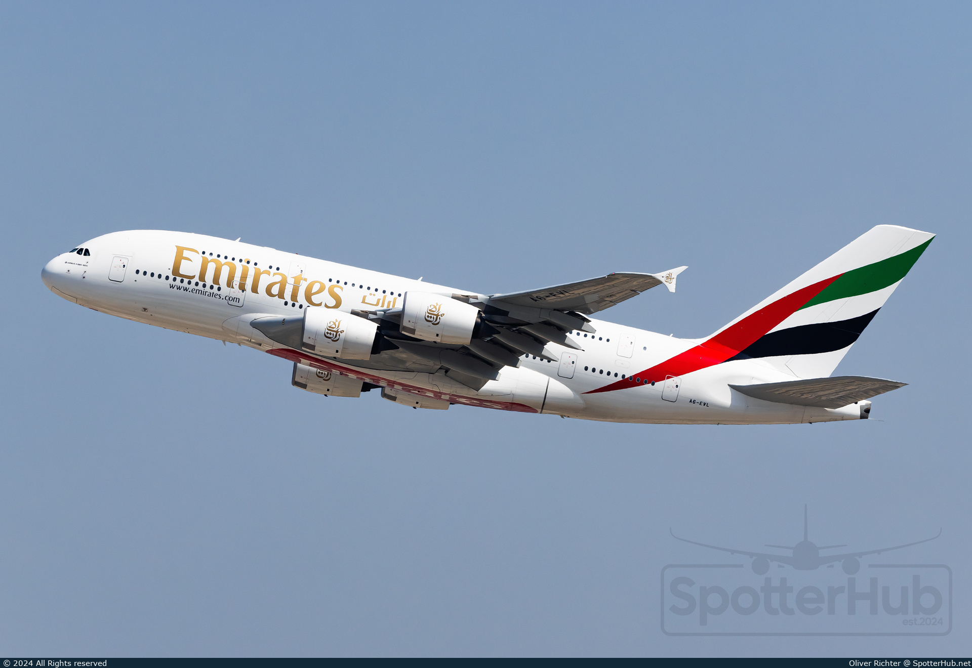 Photo of A6-EVL - Airbus A380-842 operated by Emirates
