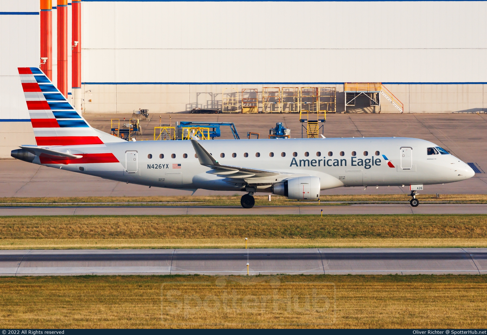 Photo of N426YX - Embraer ERJ-175LR operated by American Eagle (opb Republic Airways)
