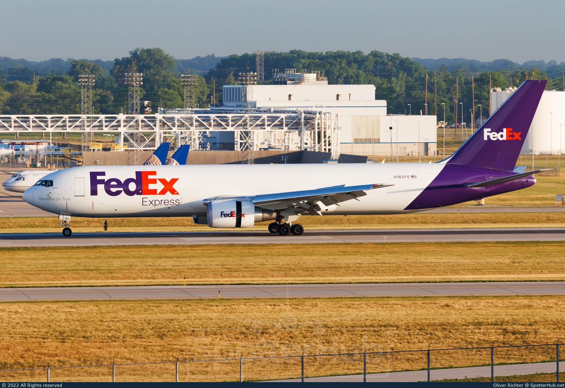 Photo of N160FE - Boeing 767-3S2F operated by FedEx