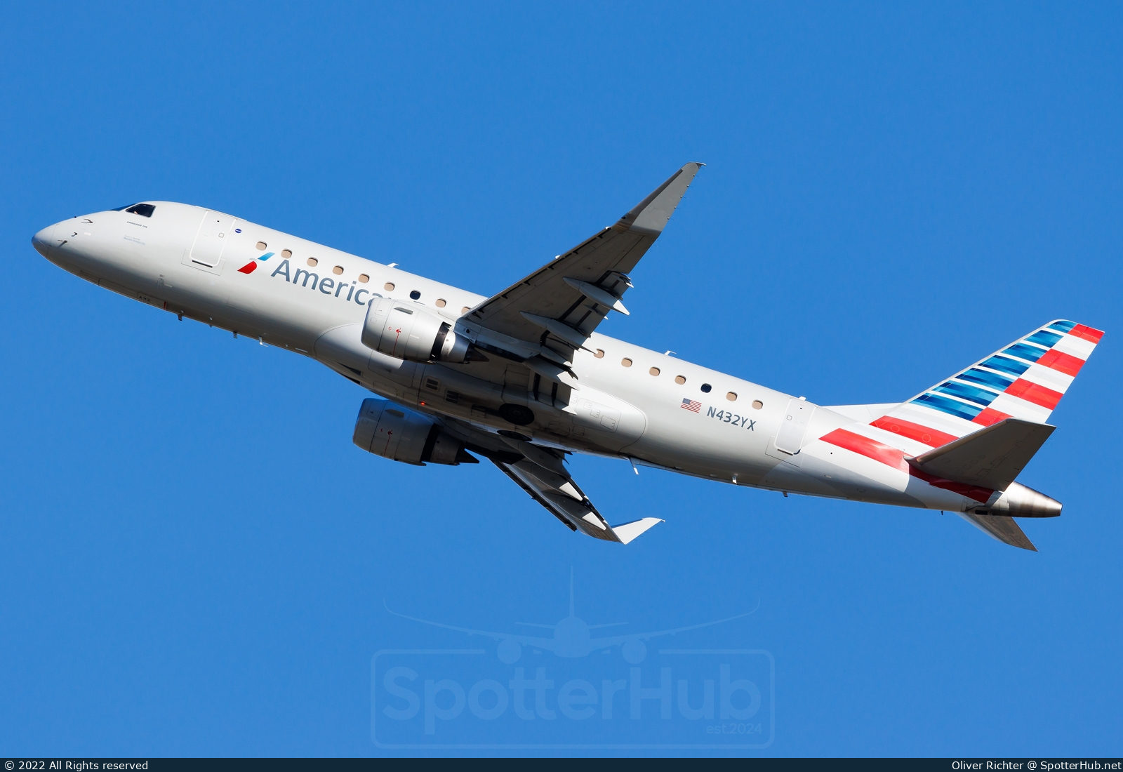 Photo of N432YX - Embraer ERJ-175LR operated by American Eagle (opb Republic Airways)