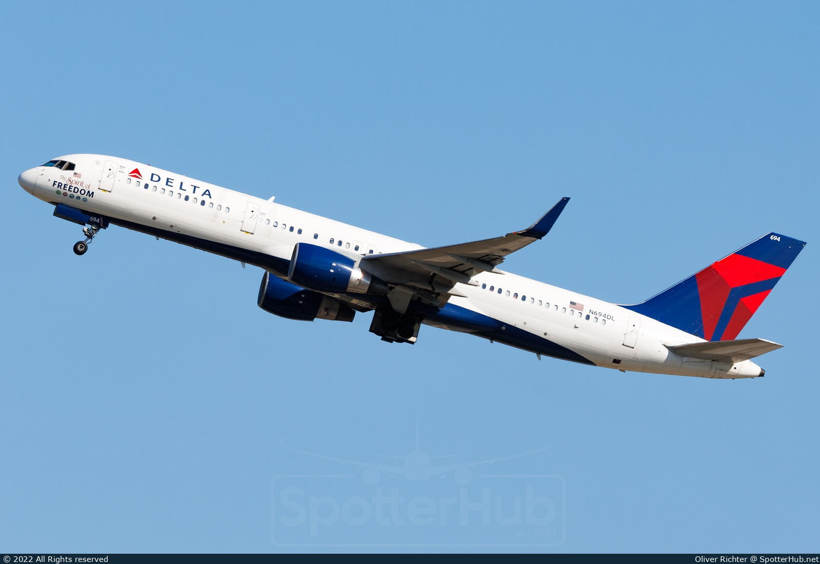 Photo of N694DL - Boeing 757-232 operated by Delta Air Lines