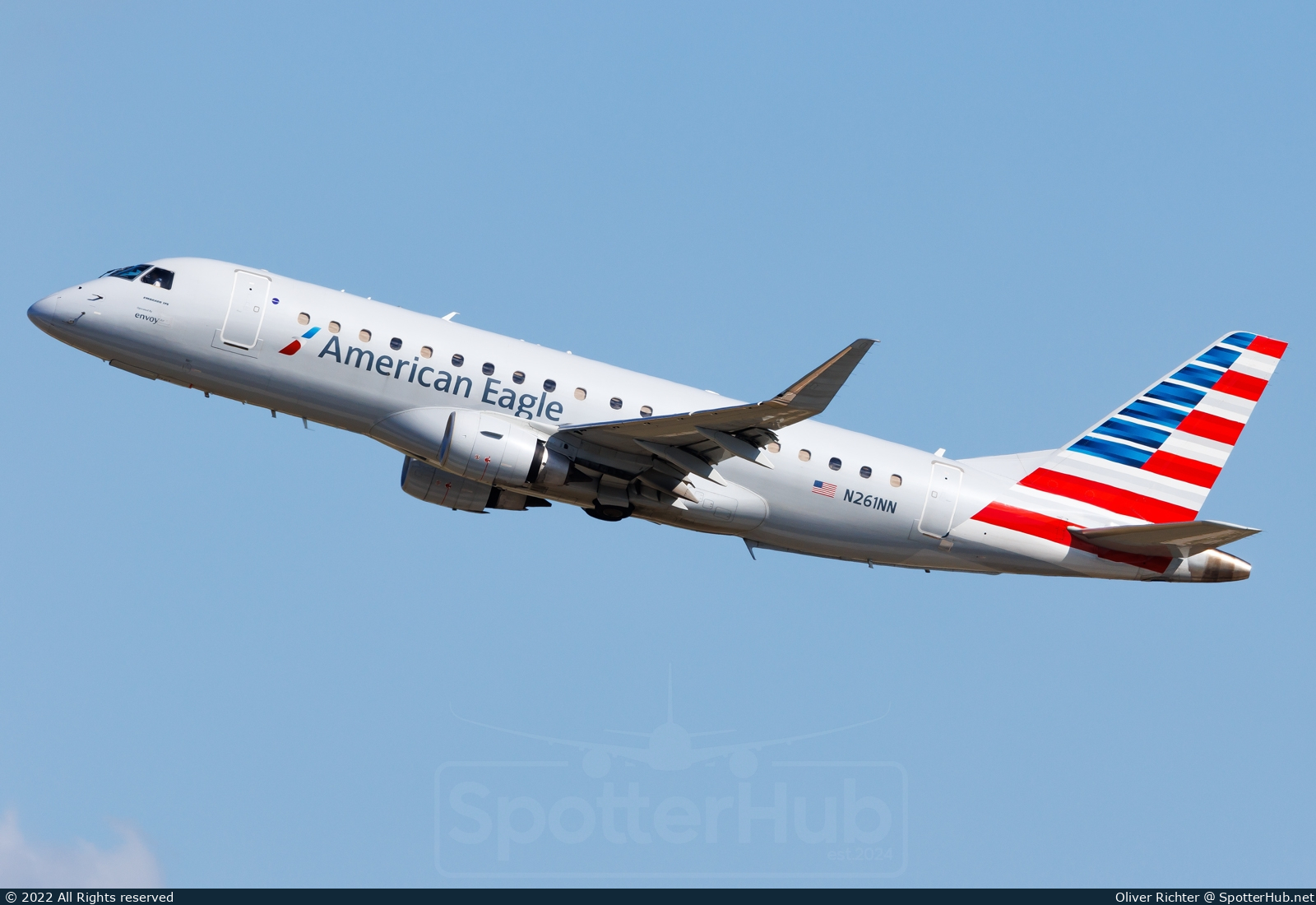 Photo of N261NN - Embraer ERJ-175LR operated by American Eagle (opb Envoy Air)