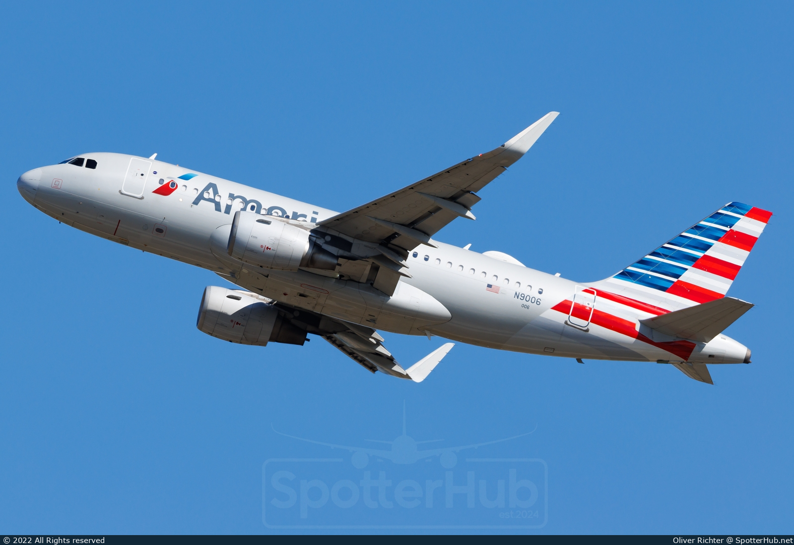 Photo of N9006 - Airbus A319-115 operated by American Airlines