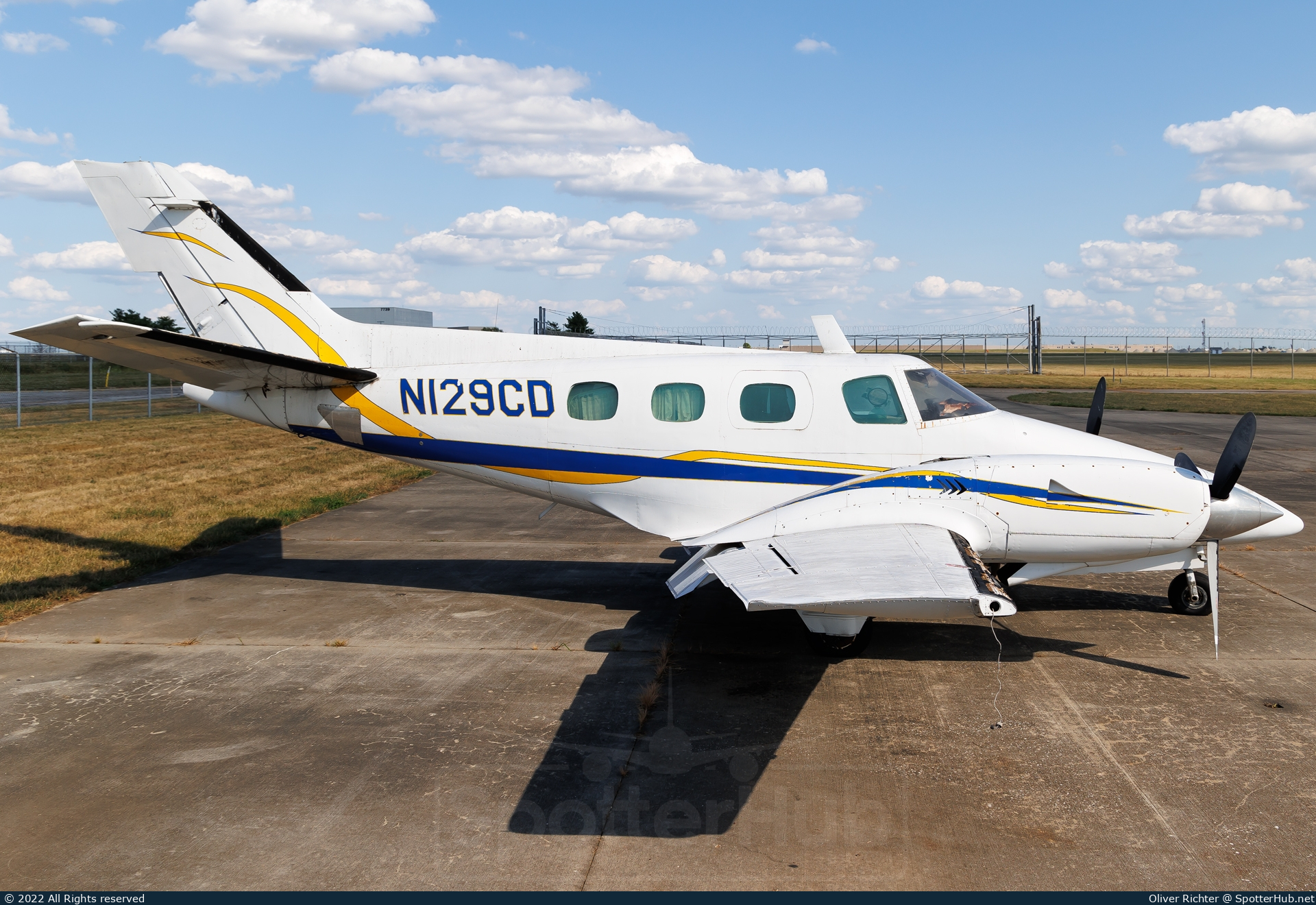 Photo of N129CD - Beechcraft A60 Duke operated by Private