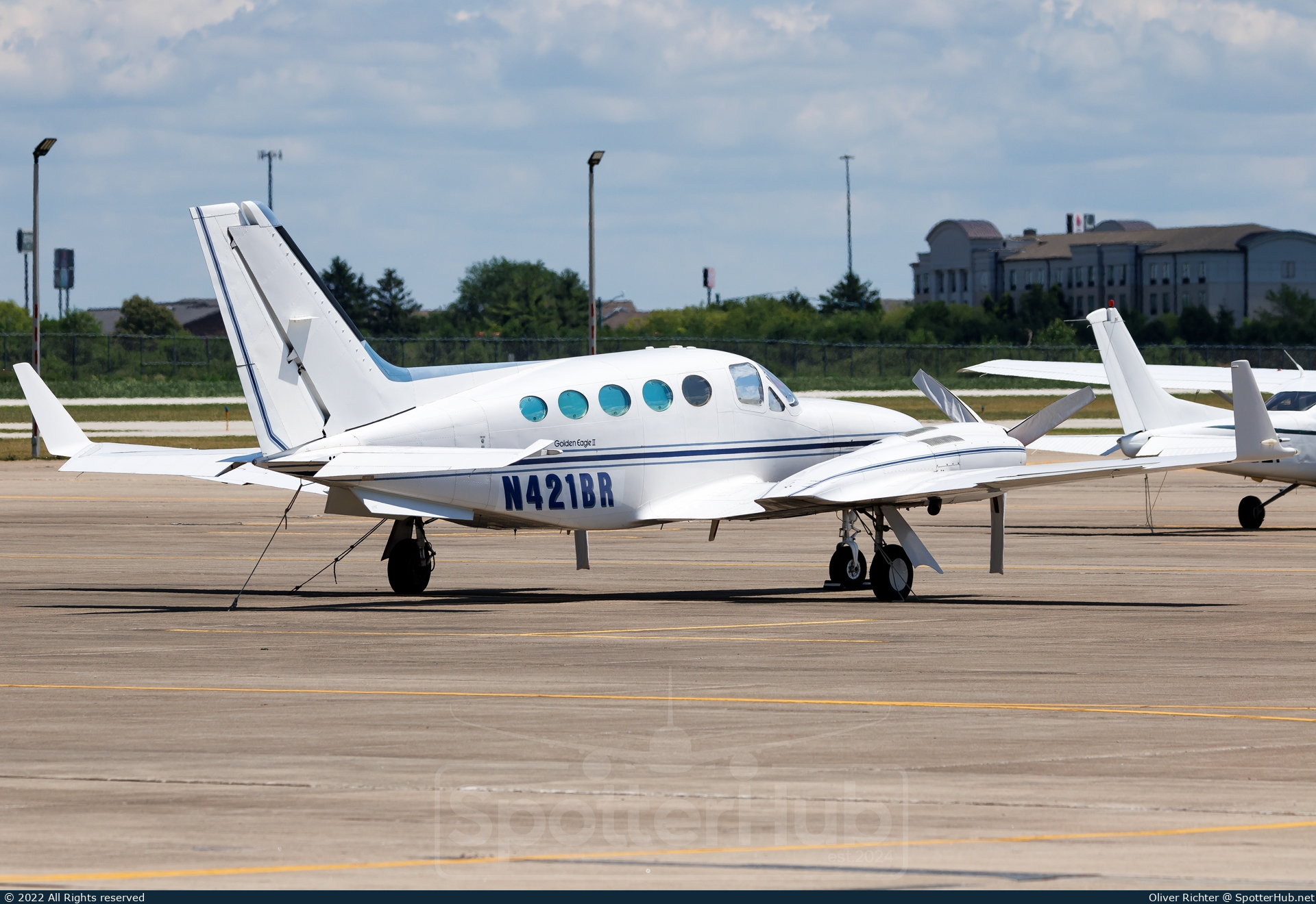 Photo of N421BR - Cessna 421C Golden Eagle II operated by Private