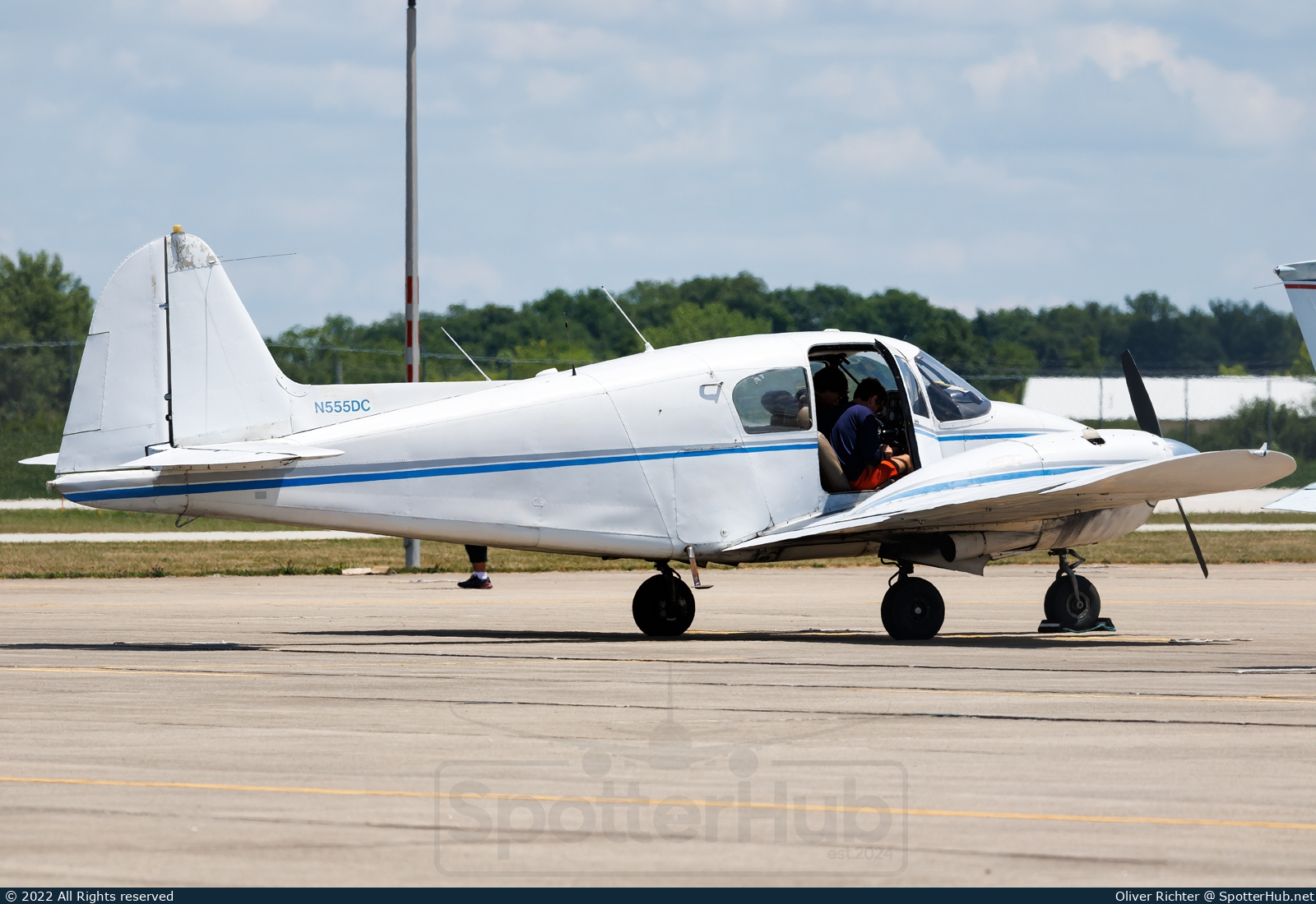 Photo of N555DC - Piper PA-23-160 Apache G operated by Private