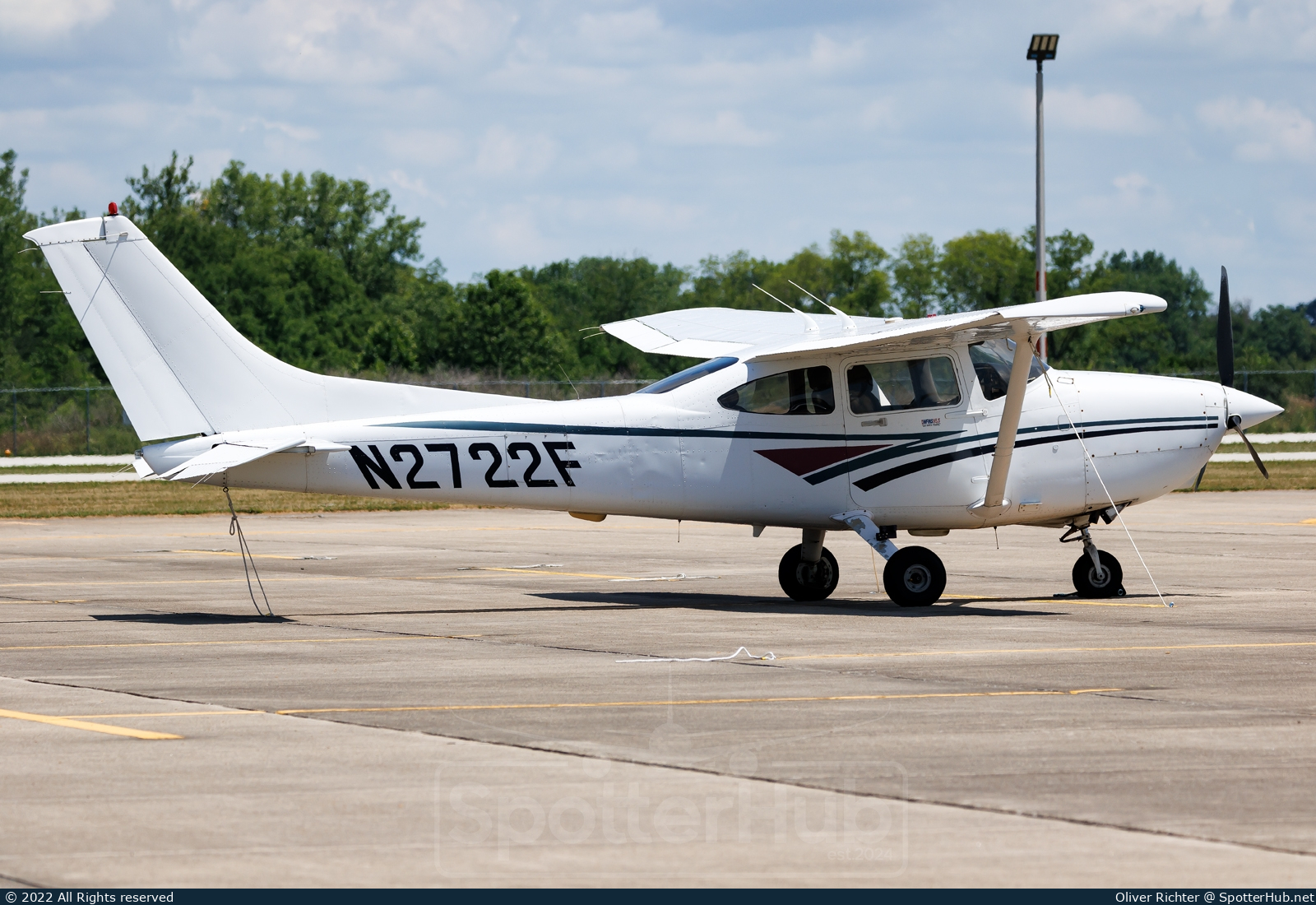 Photo of N2722F - Cessna 182S Skylane operated by Private
