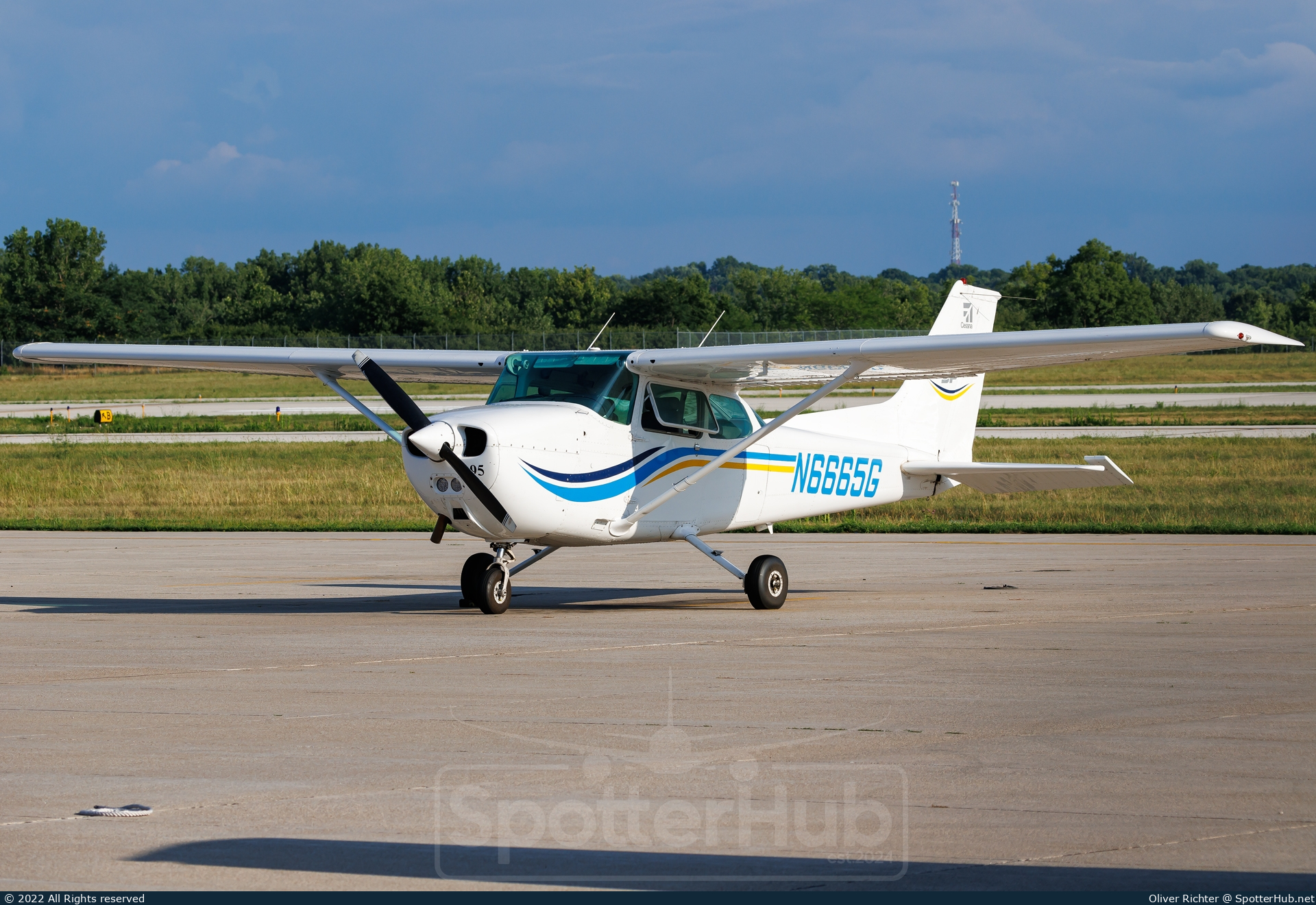 Photo of N6665G - Cessna 172N Skyhawk II operated by Purdue Aviation