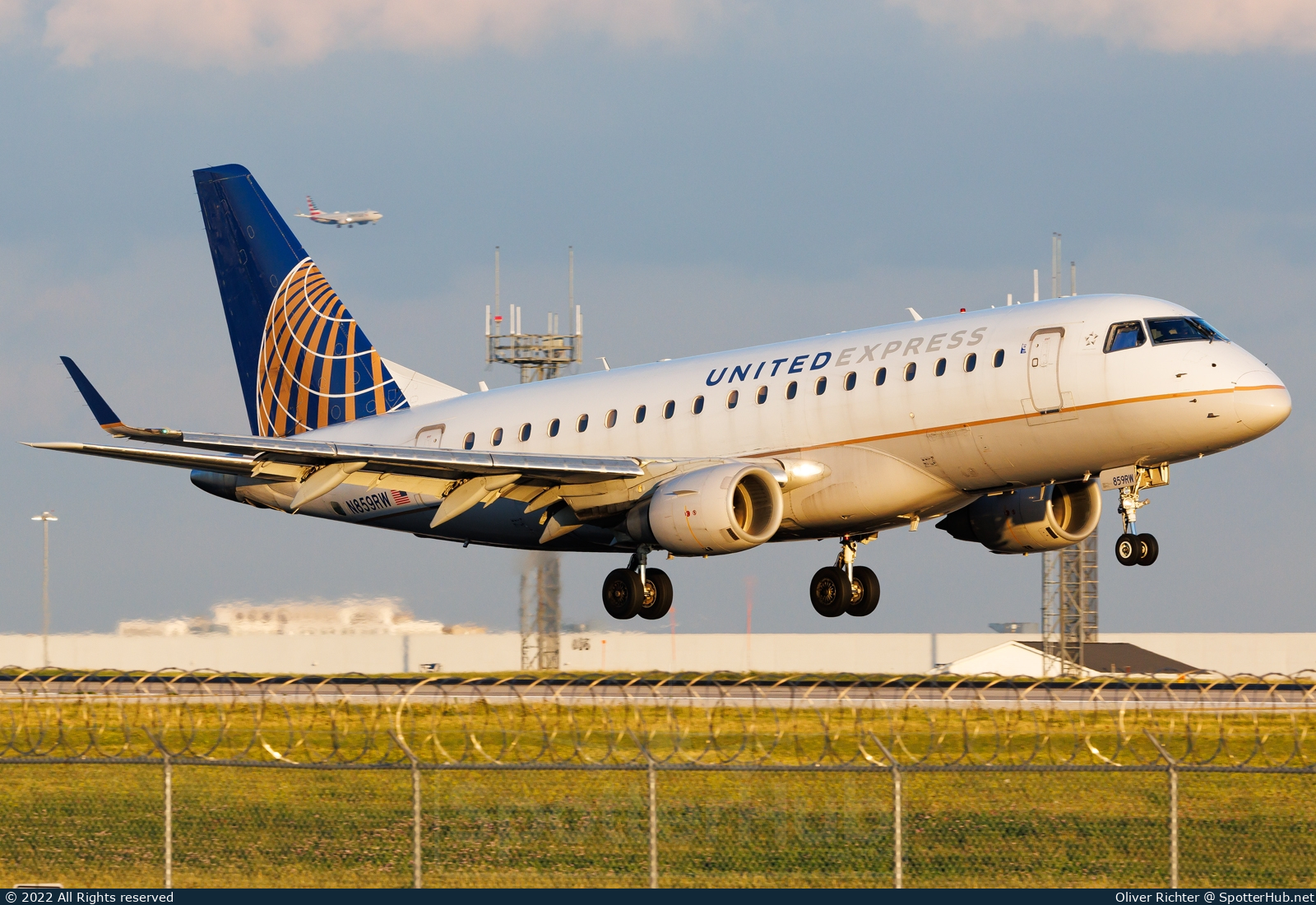 Photo of N859RW - Embraer ERJ-170SE operated by United Express (opb Republic Airways)