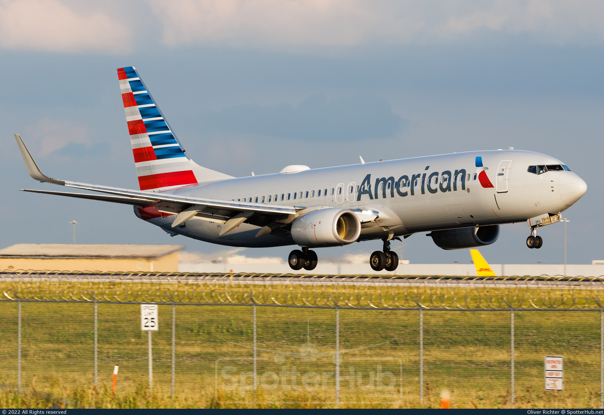 Photo of N355PU - Boeing 737-823 operated by American Airlines