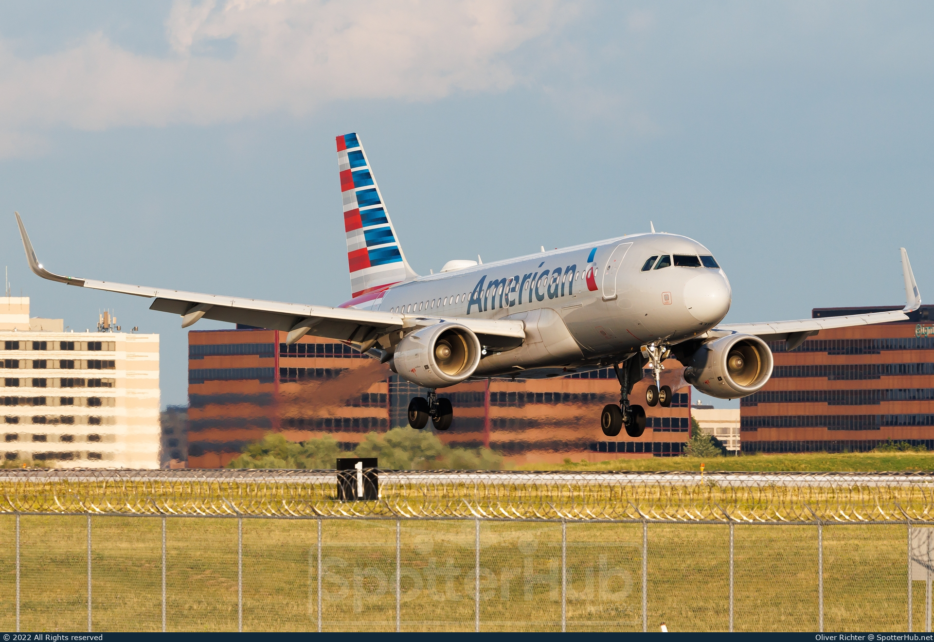 Photo of N12028 - Airbus A319-115 operated by American Airlines