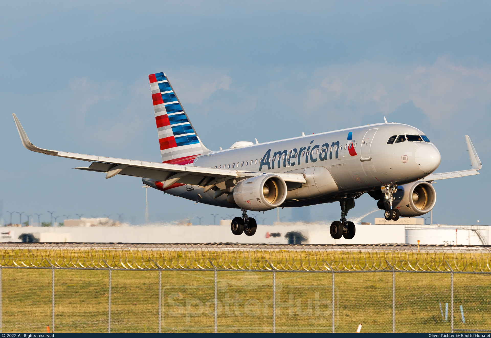 Photo of N9008U - Airbus A319-115 operated by American Airlines