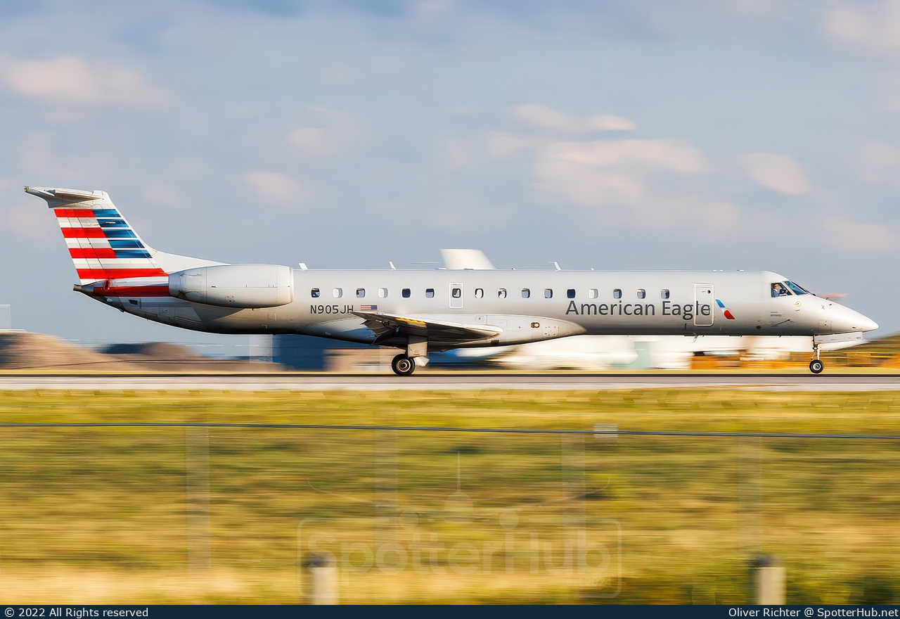 Photo of N905JH - Embraer ERJ-145LR operated by American Eagle (opb Envoy Air)