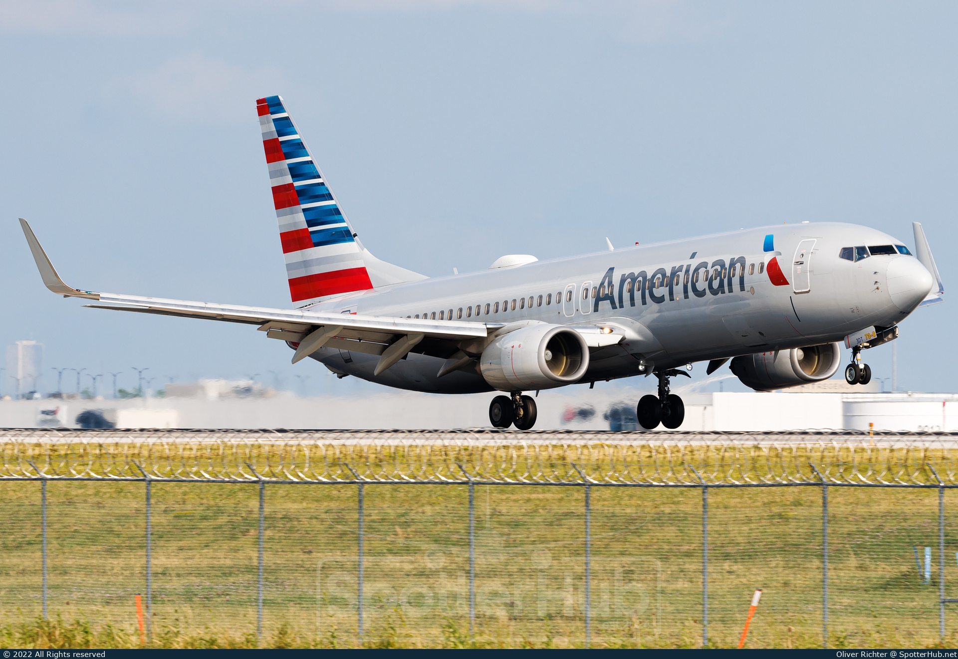 Photo of N987AN - Boeing 737-823 operated by American Airlines