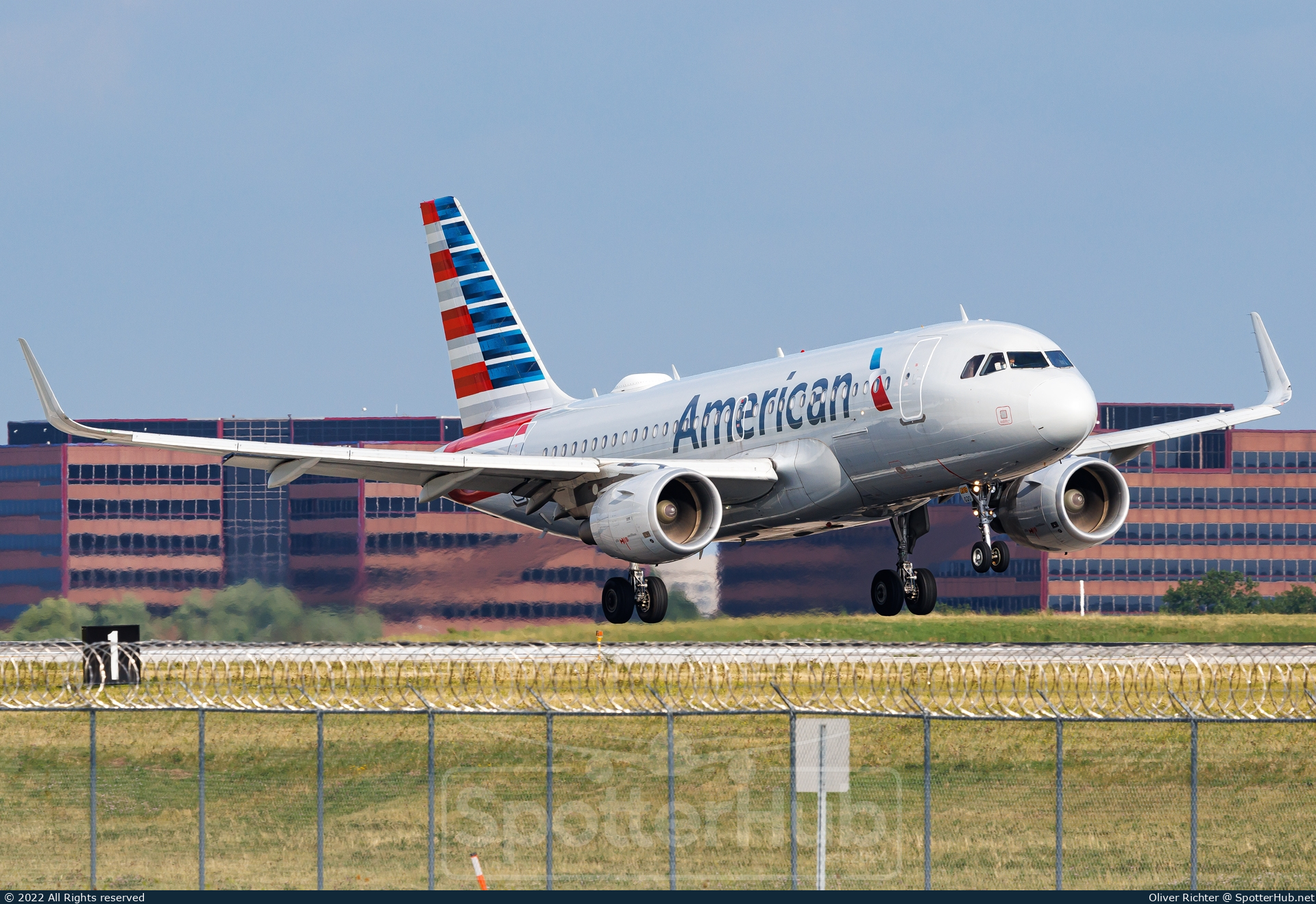 Photo of N70020 - Airbus A319-115 operated by American Airlines