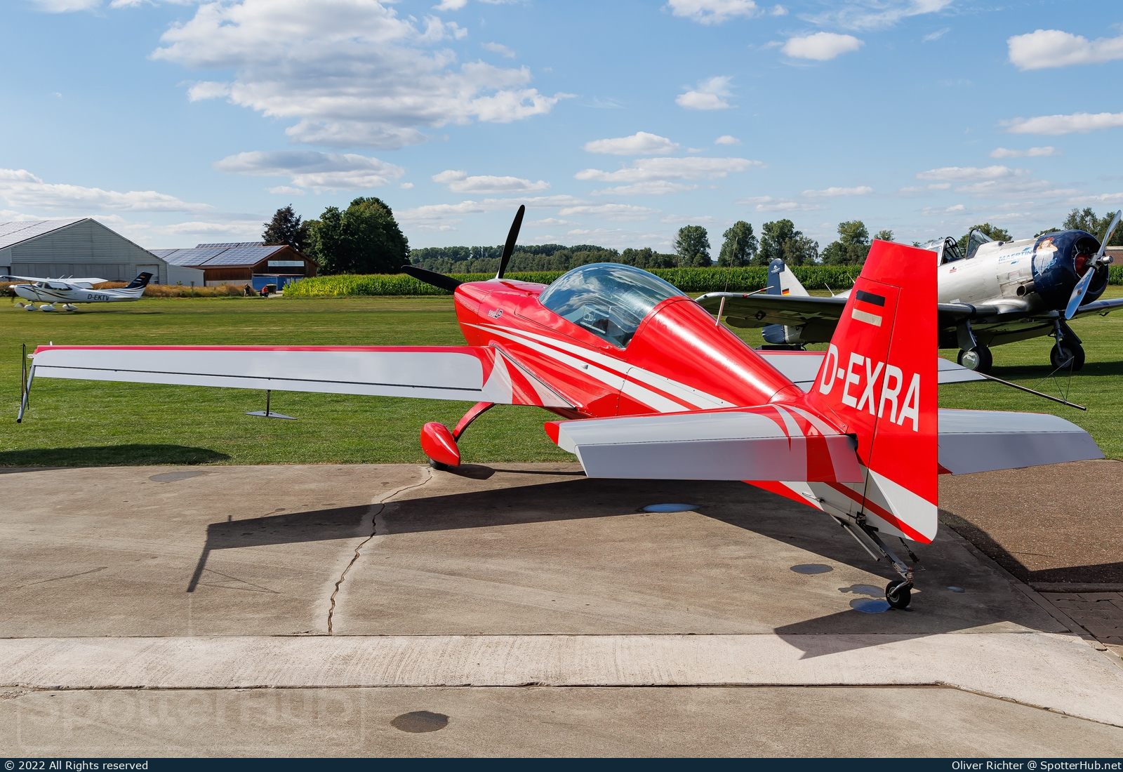 Photo of D-EXRA - Extra EA-300LP operated by Private