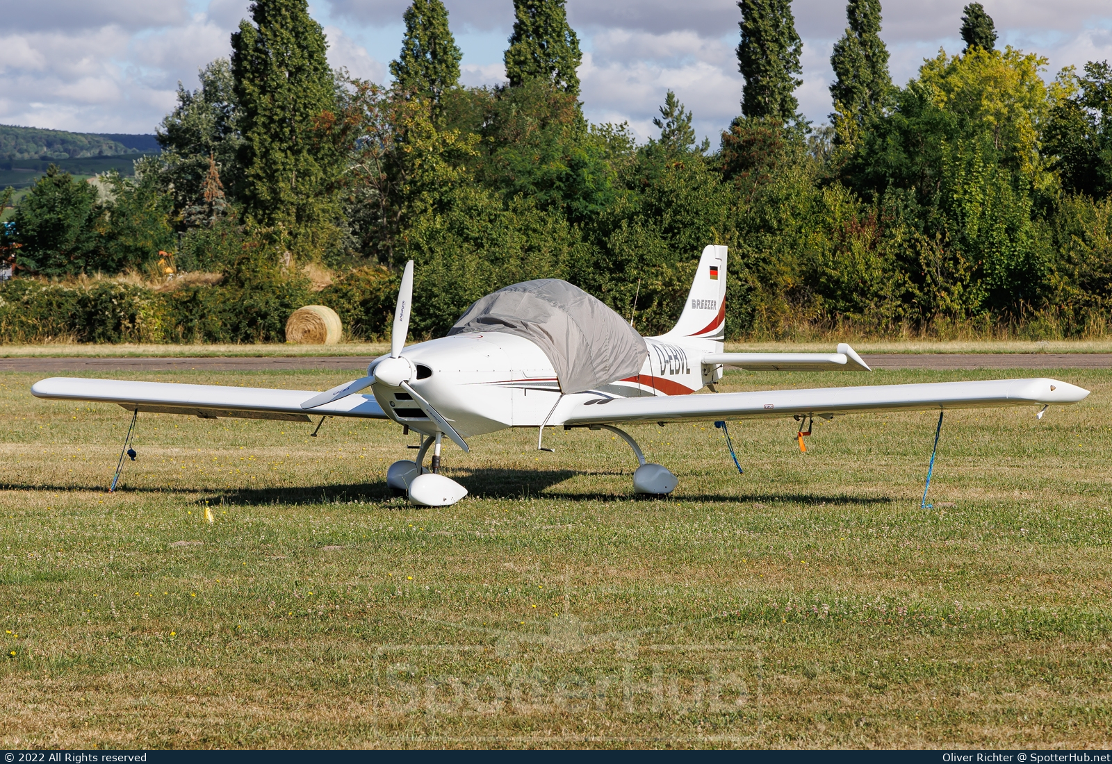 Photo of D-EBVL - Breezer B600 operated by Private