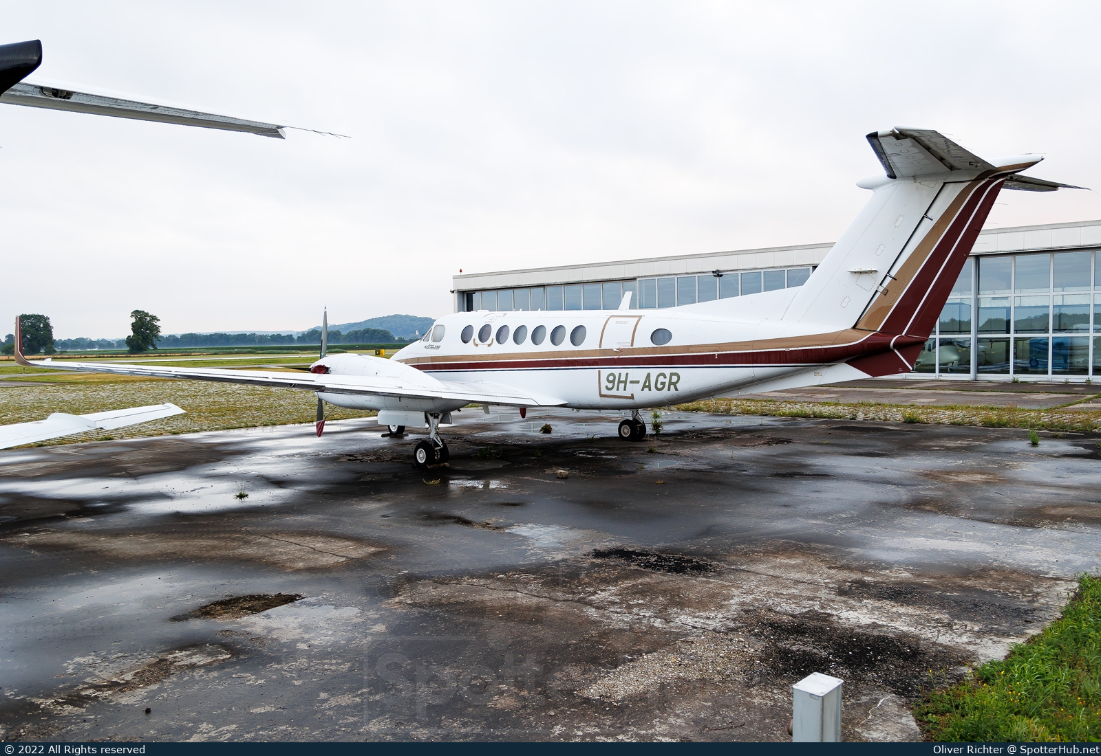 Photo of 9H-AGR - Beechcraft B300 Super King Air 350 operated by Private