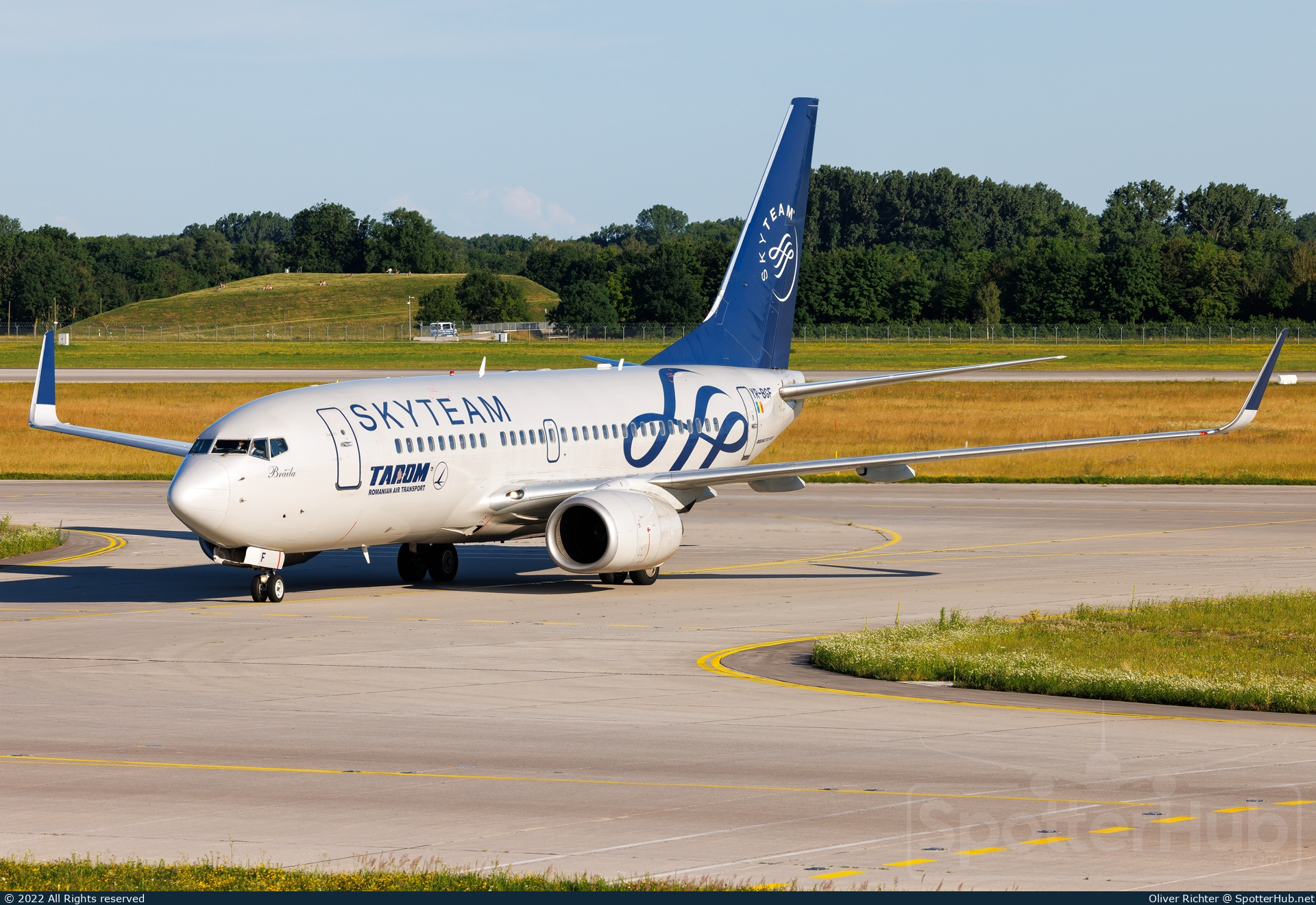 Photo of YR-BGF - Boeing 737-78J operated by Tarom - Romanian Air Transport