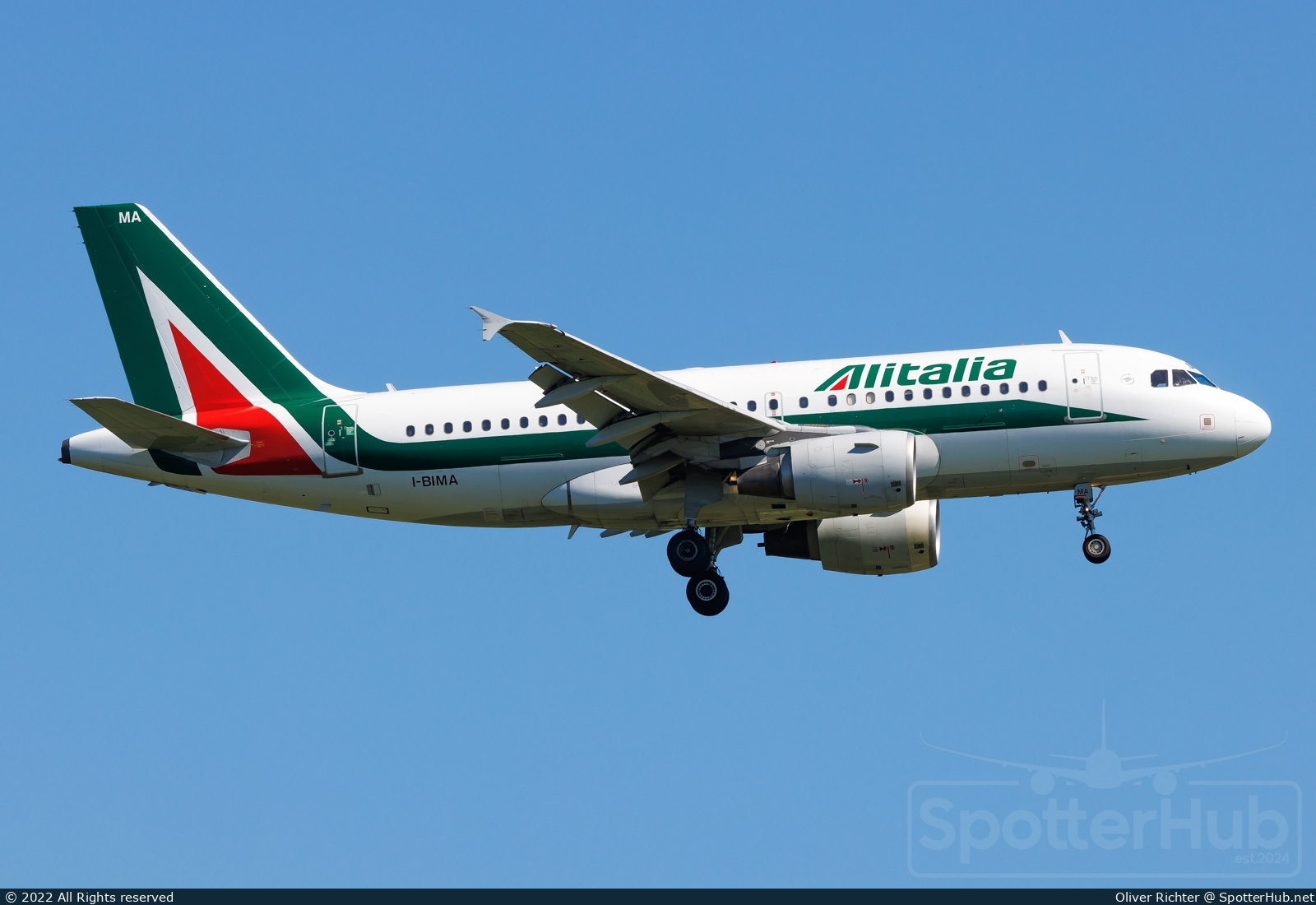 Photo of I-BIMA - Airbus A319-112 operated by Alitalia