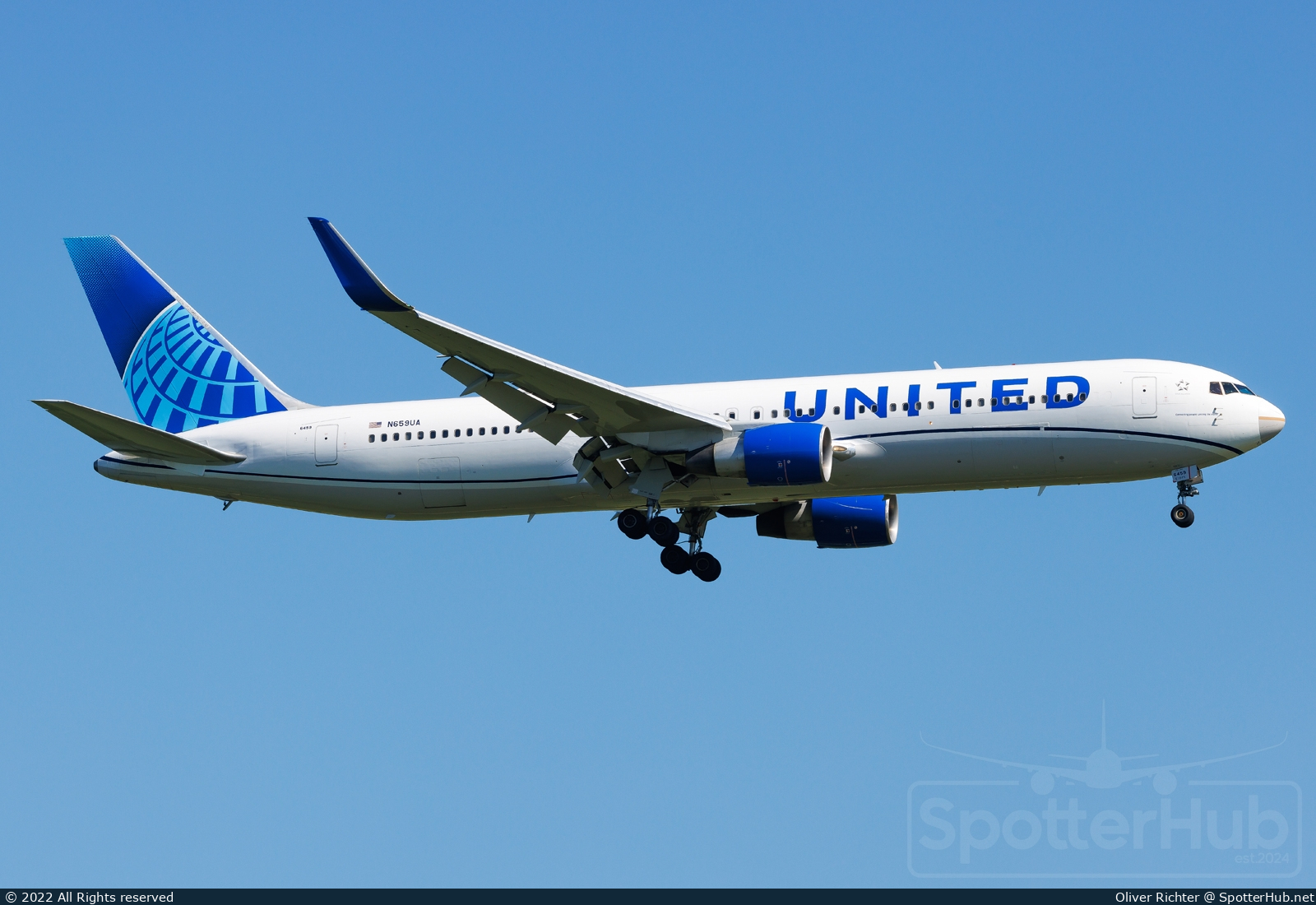 Photo of N659UA - Boeing 767-322(ER) operated by United Airlines