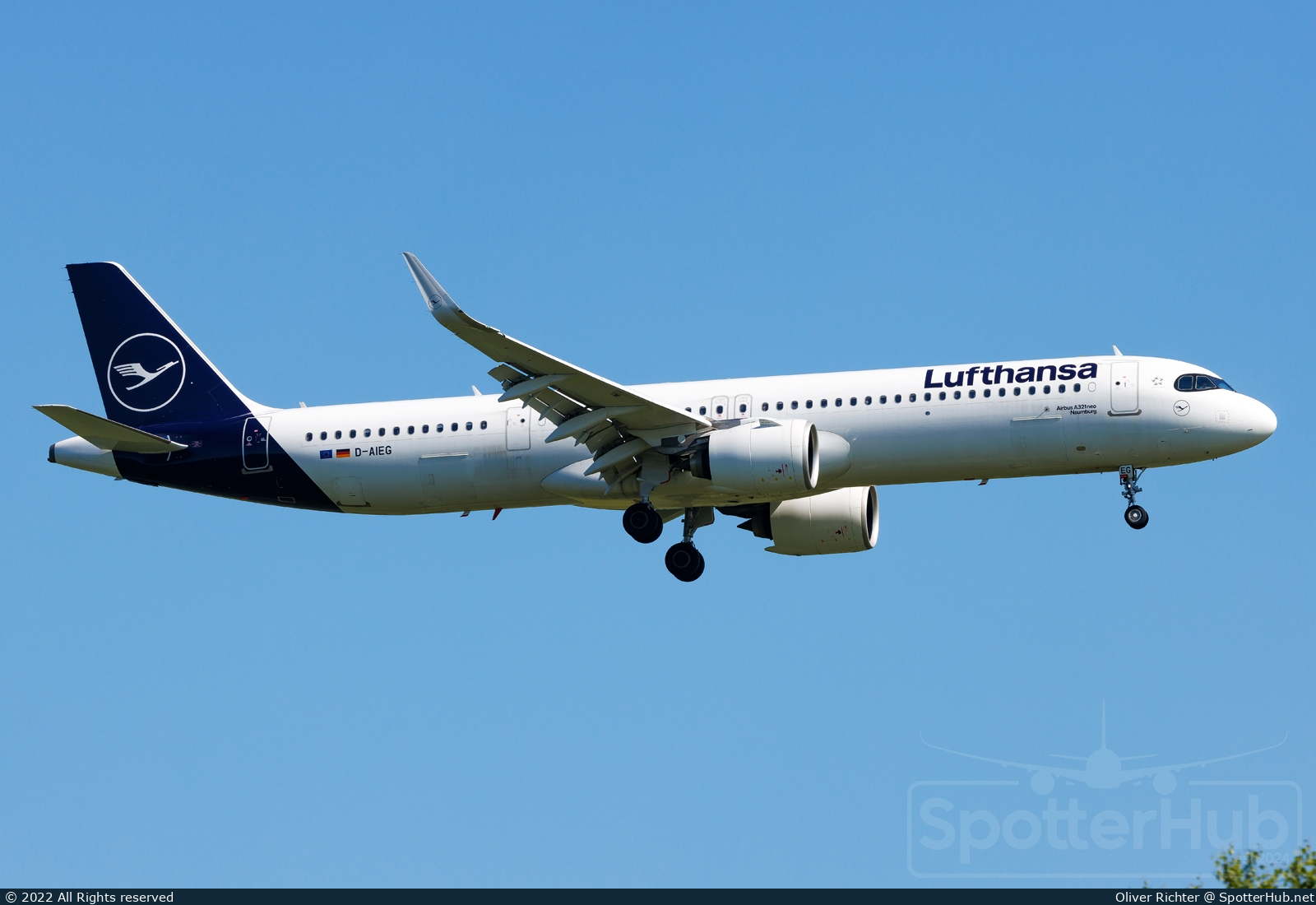 Photo of D-AIEG - Airbus A321-271NX operated by Lufthansa