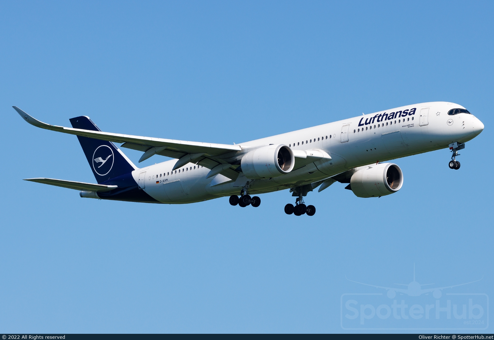 Photo of D-AIXM - Airbus A350-941 operated by Lufthansa
