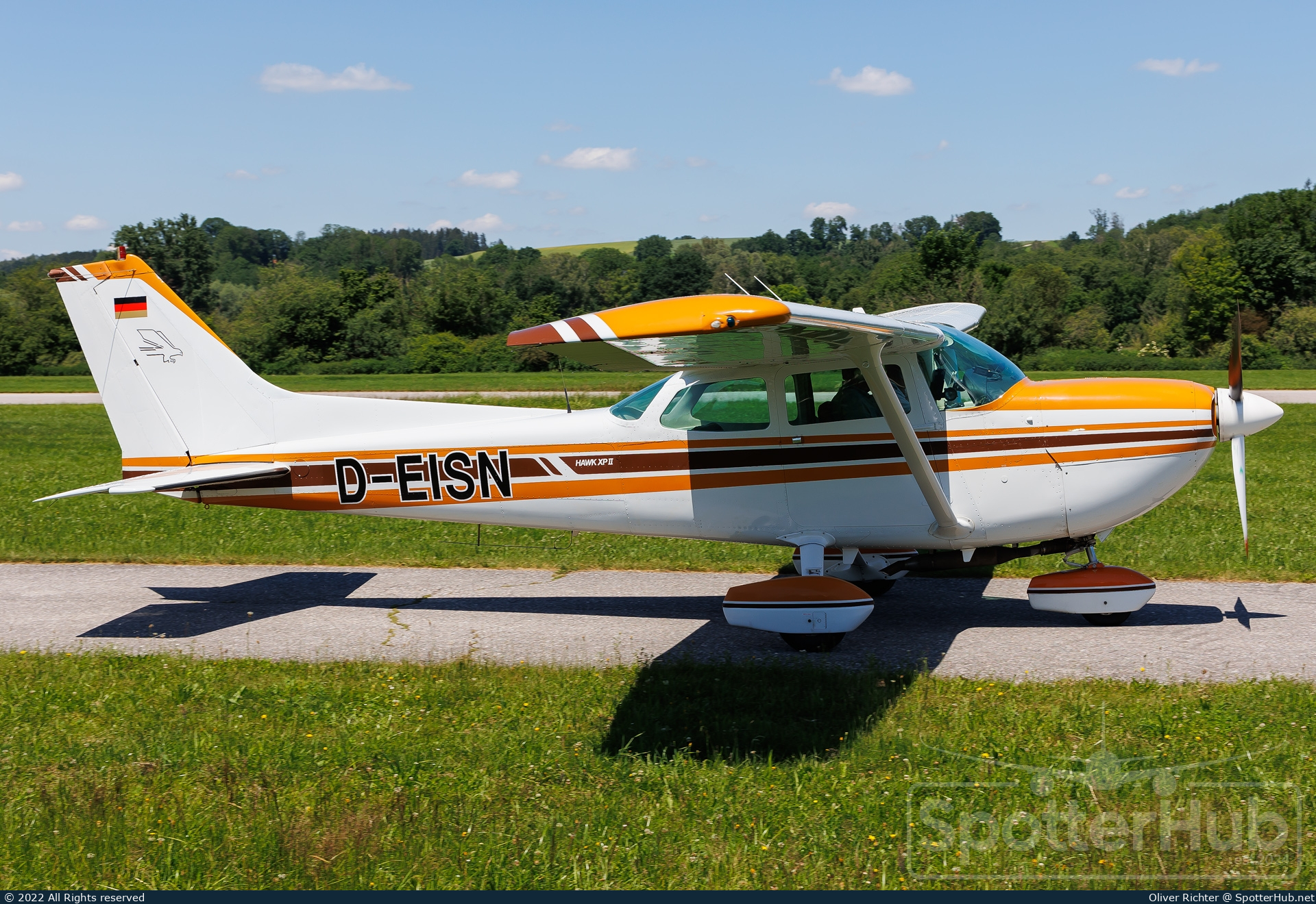 Photo of D-EISN - Cessna R172K Hawk XP II operated by AeroClub Göppingen-Salach