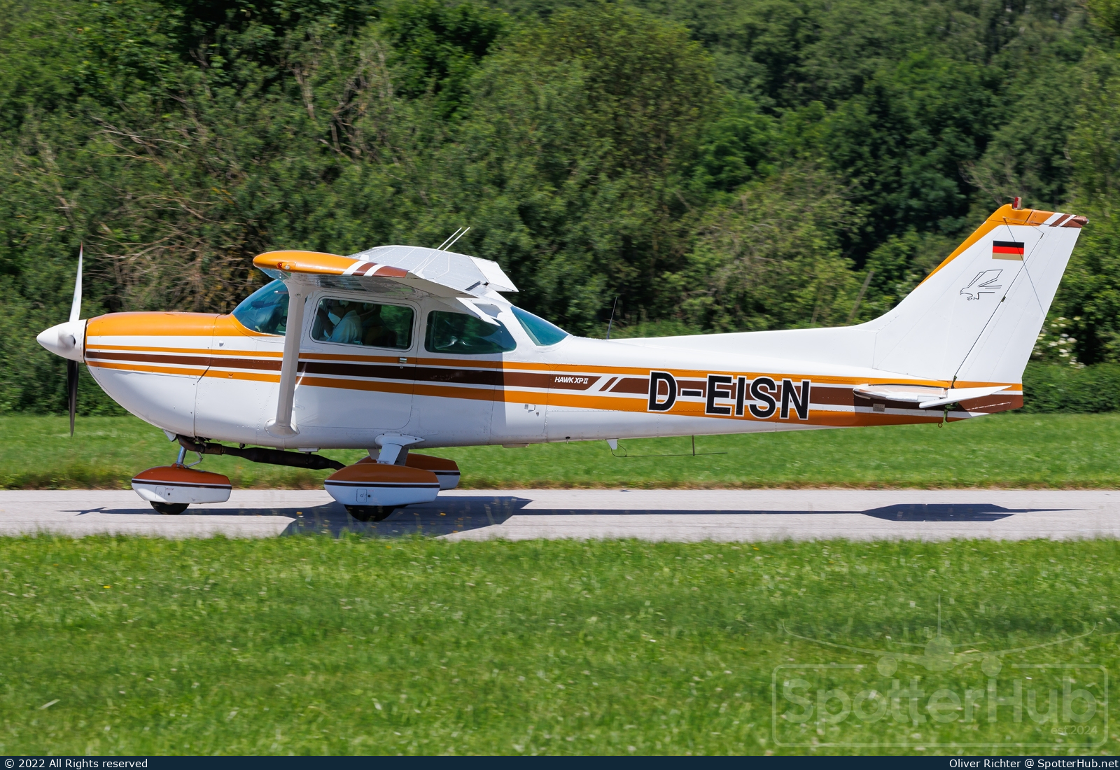 Photo of D-EISN - Cessna R172K Hawk XP II operated by AeroClub Göppingen-Salach