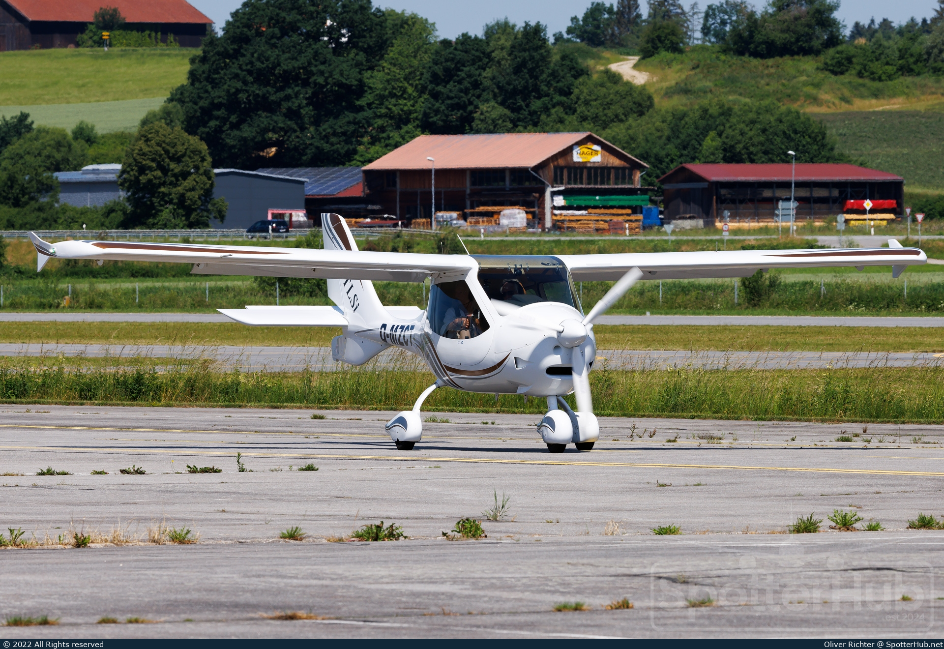 Photo of D-MZCT - Flight Design CTLSi operated by Private