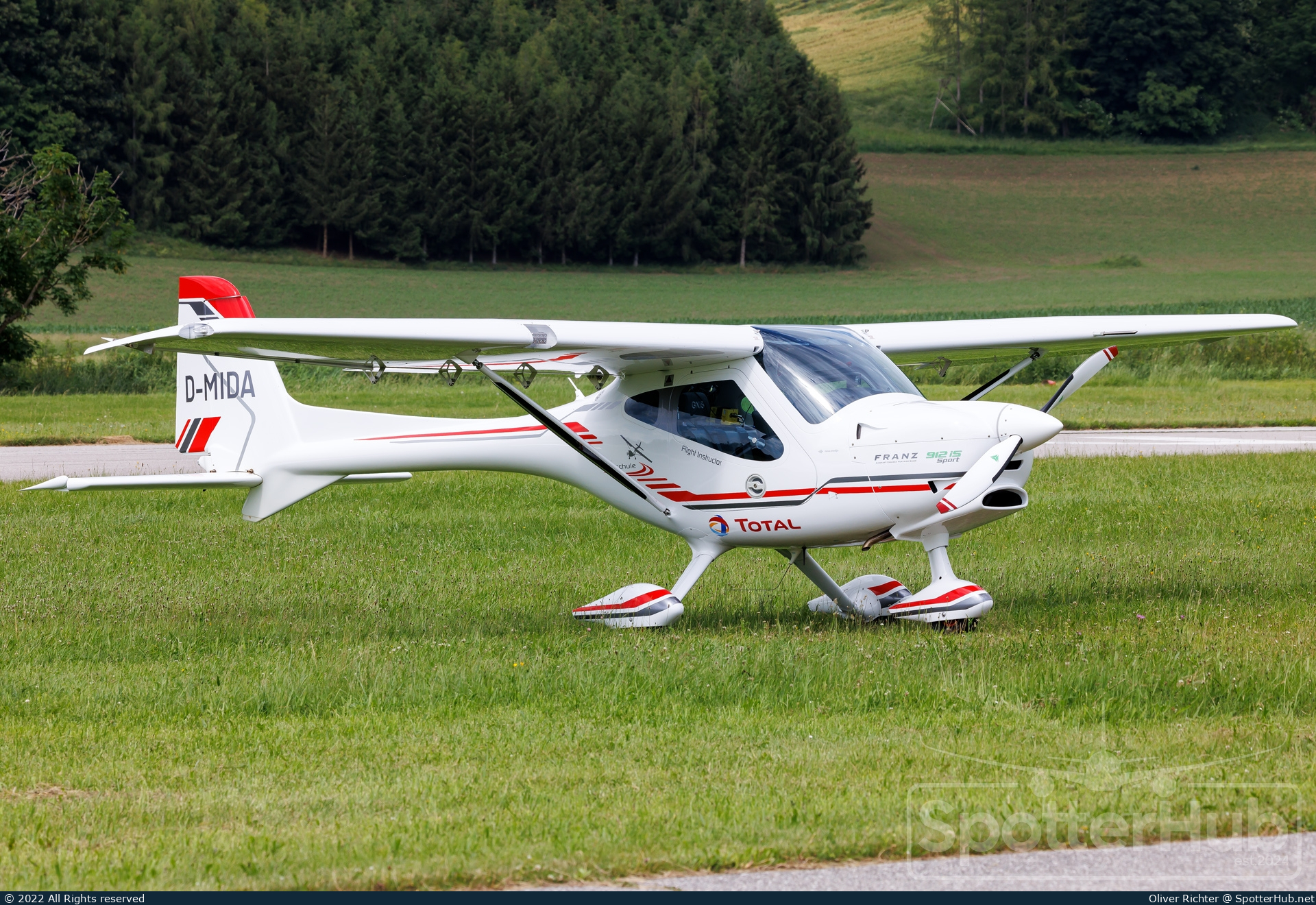 Photo of D-MIDA - Remos GX iS operated by UTC Flugschule