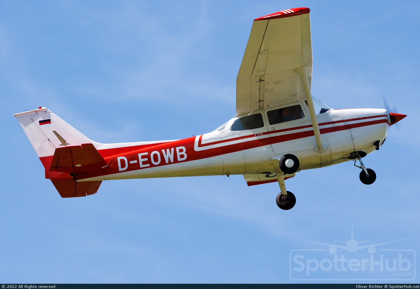 Photo of D-EOWB - Reims-Cessna F172P Skyhawk II operated by Private
