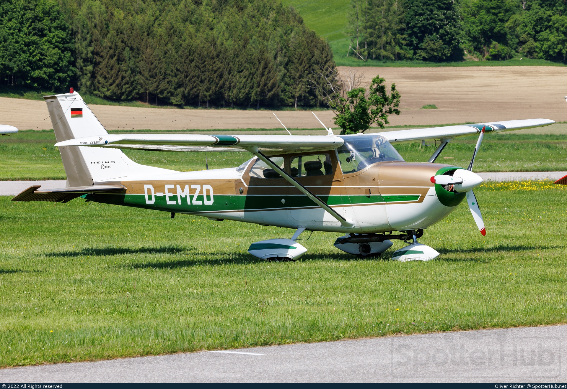 Photo of D-EMZD - Reims-Cessna FR172G Reims Rocket operated by Private